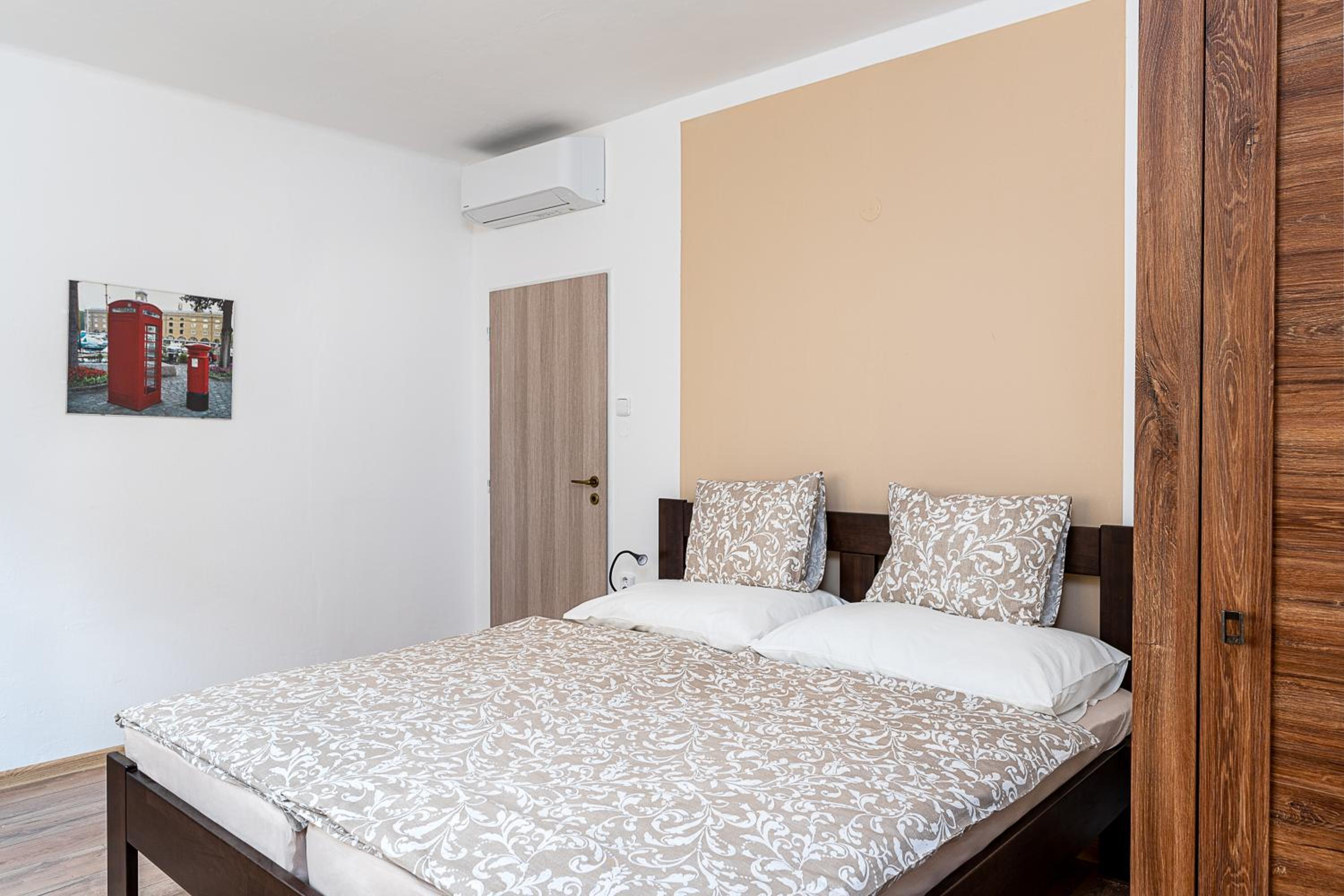 Small Double Room photo 1