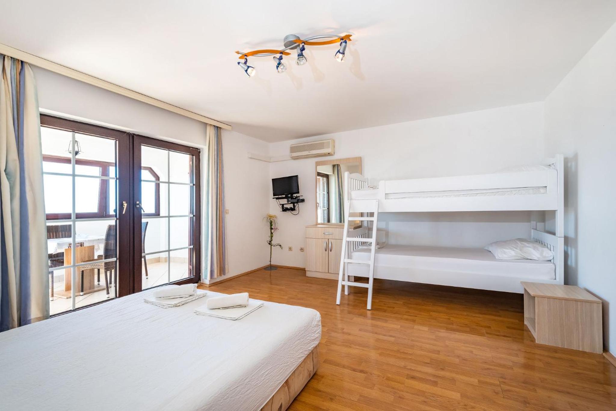 Studio Apartment With Sea View