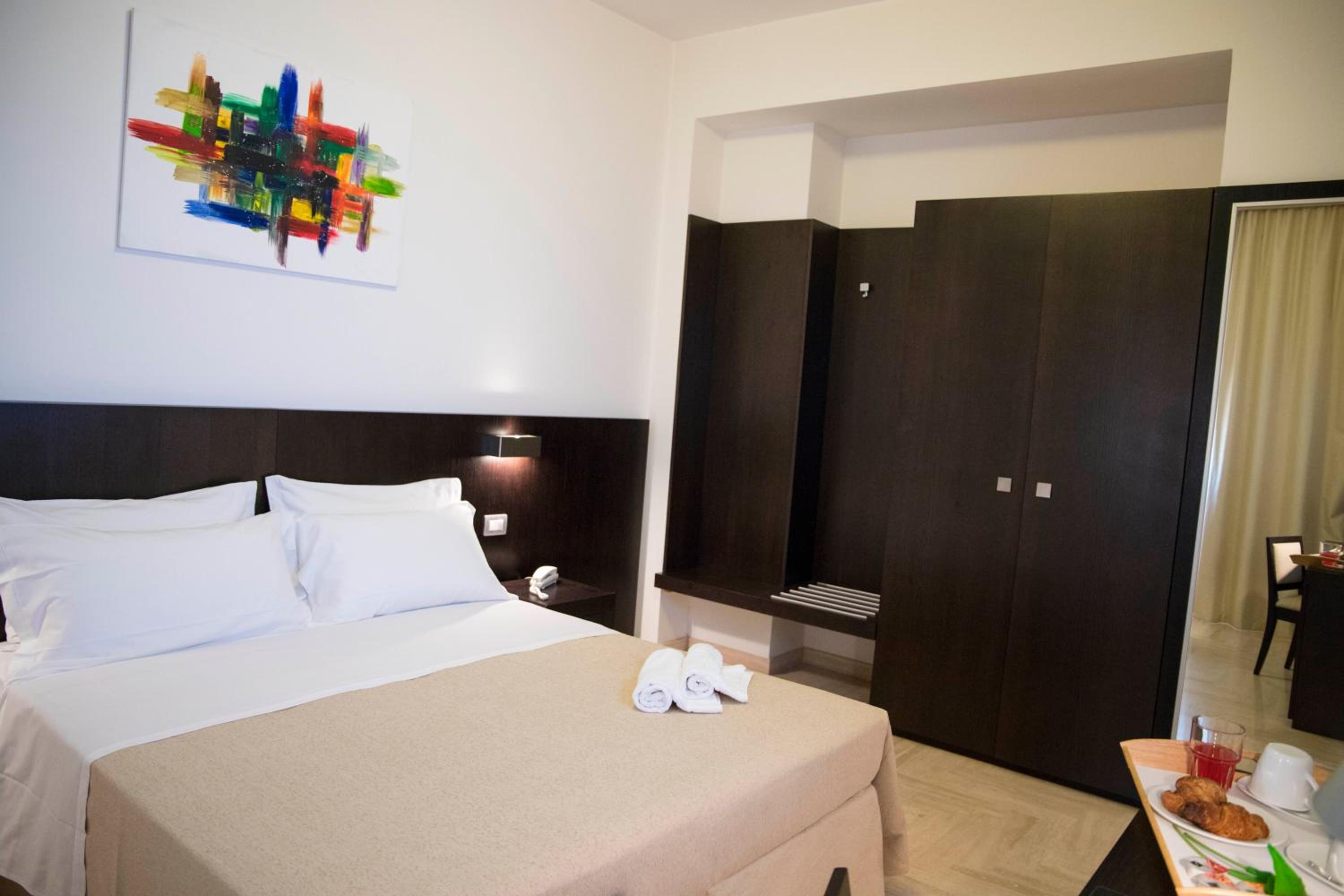Double or Twin Room - Photo 13