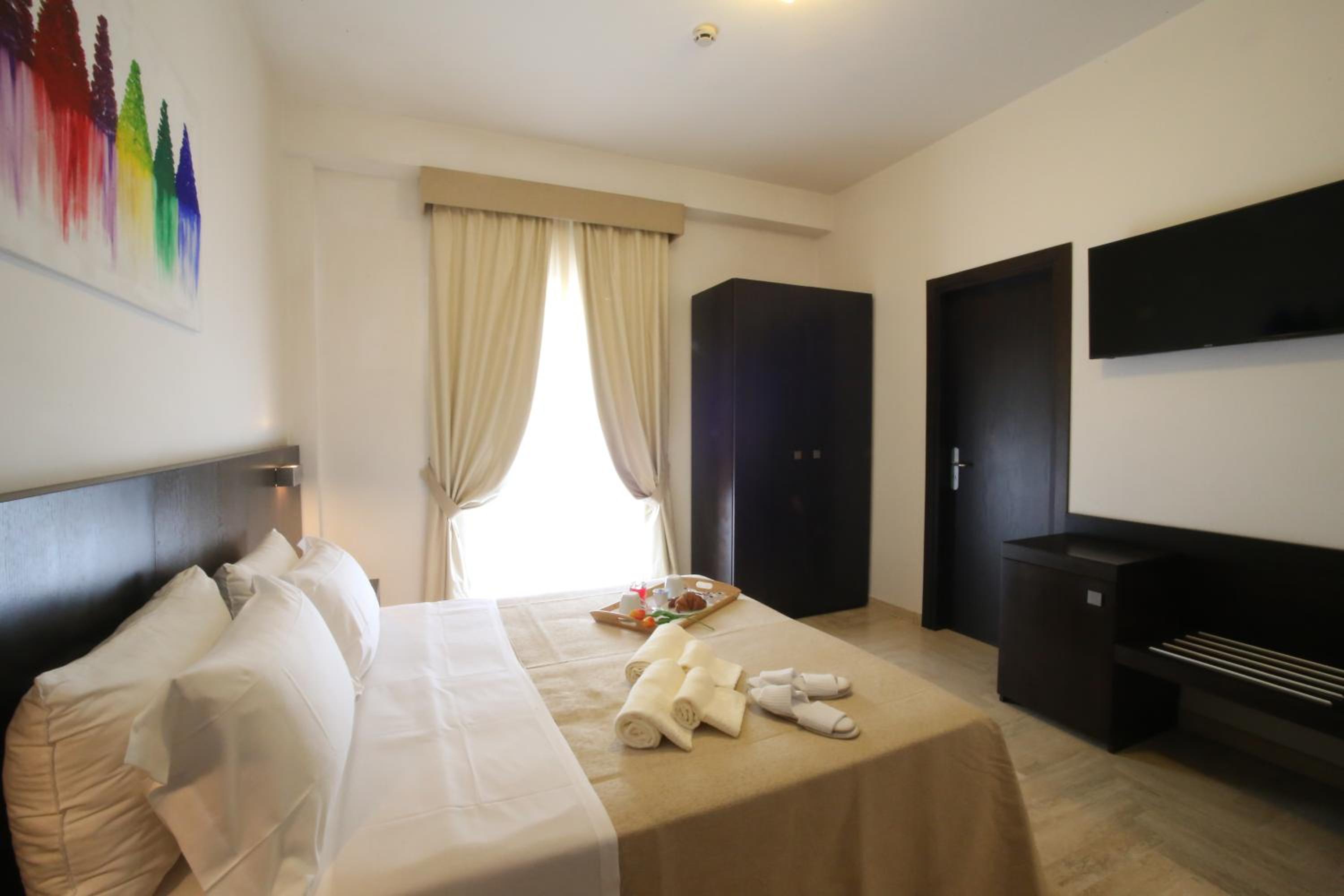 Double or Twin Room - Photo 16