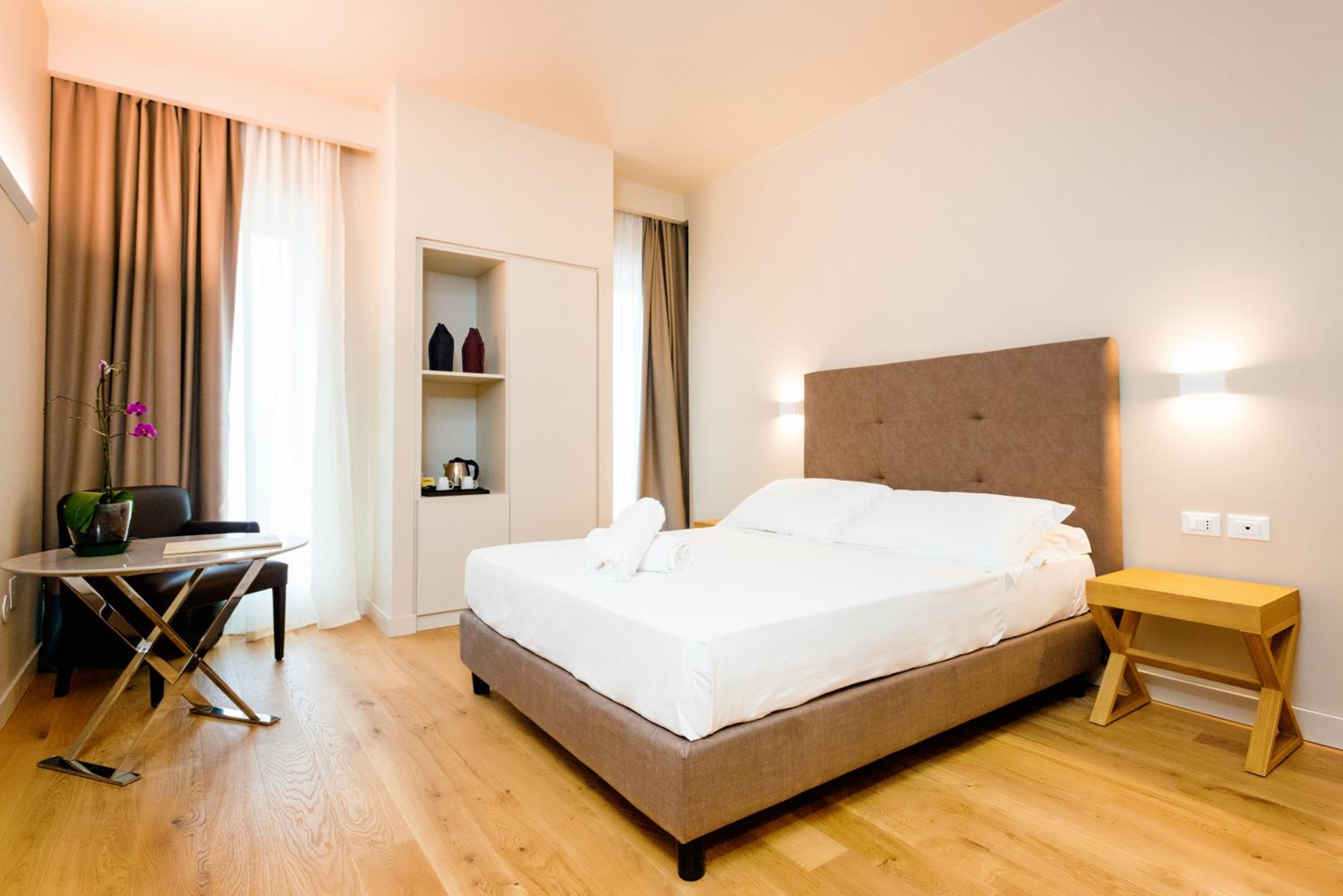 Standard Double Room - Photo 2