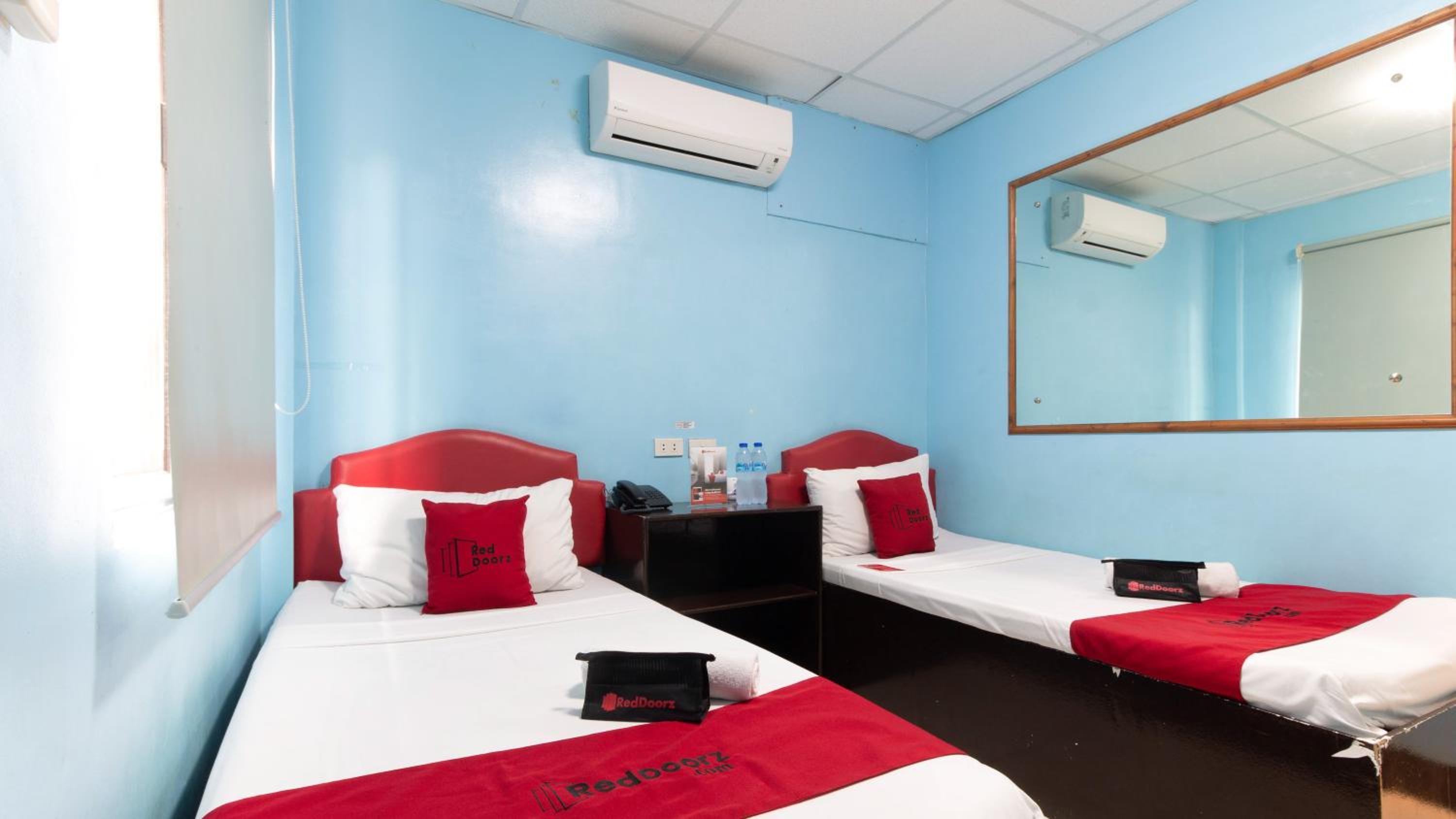 Twin Room - Photo 8