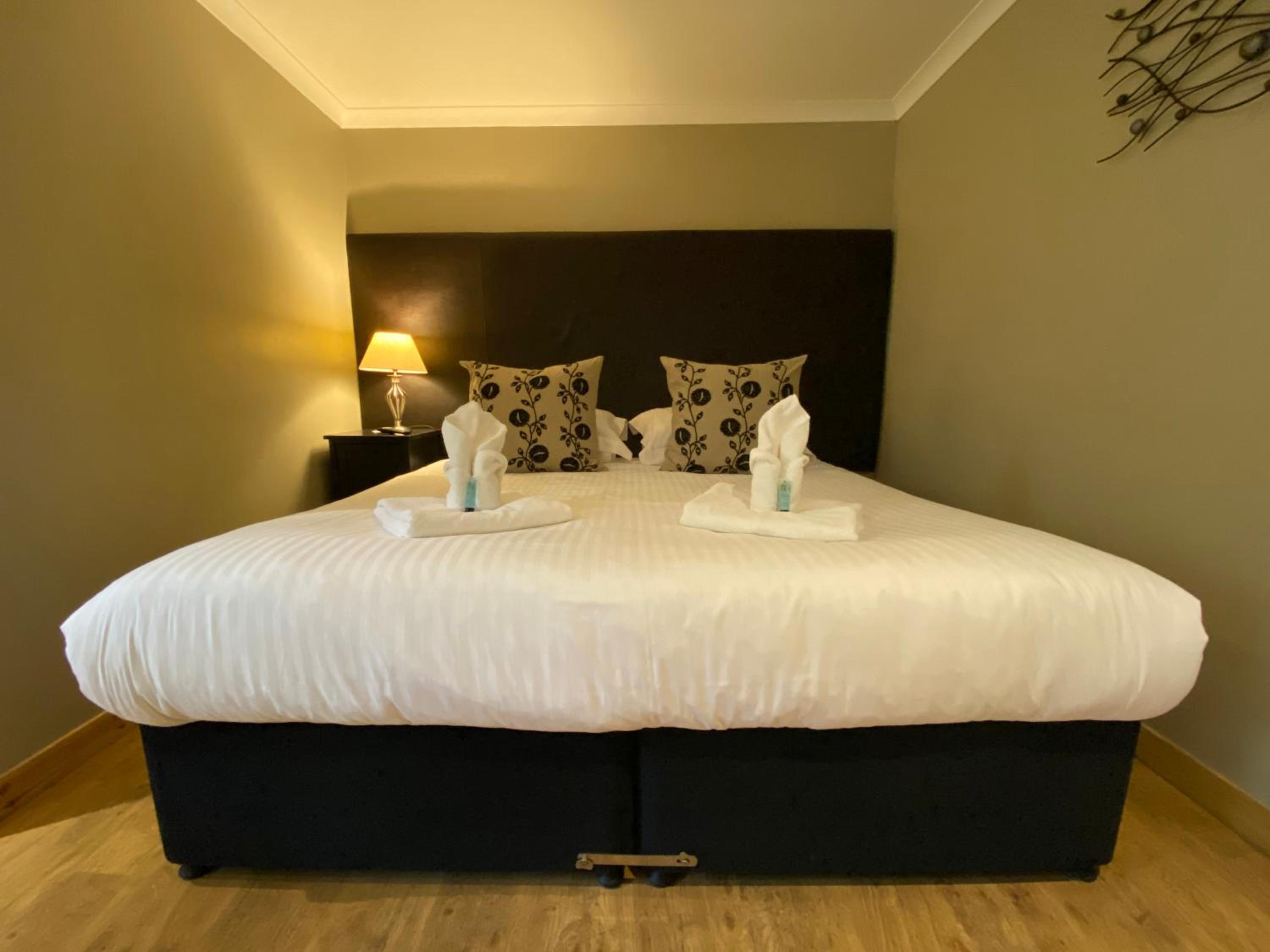 Standard King Room - Photo 4