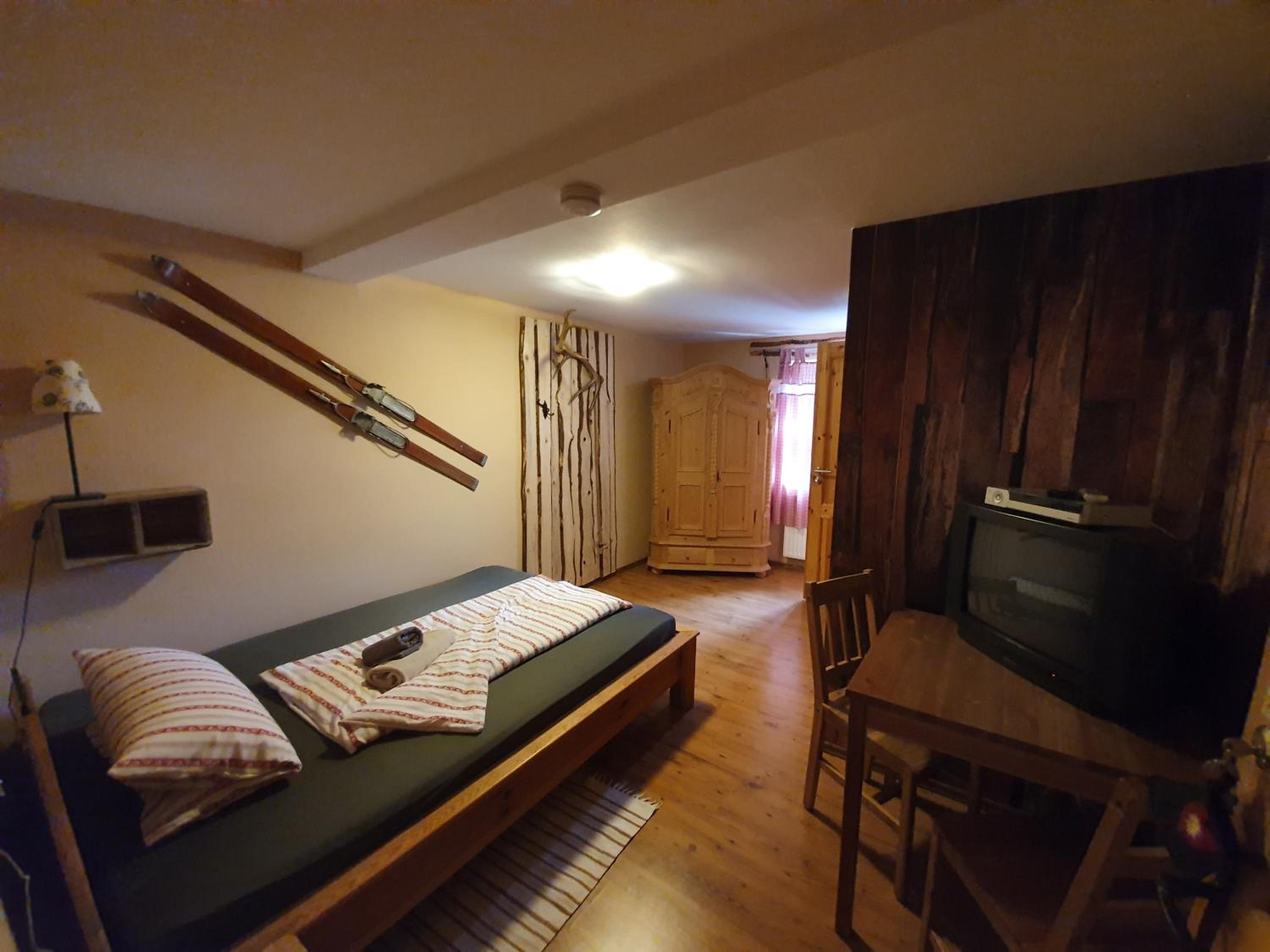 Double Room with Private Bathroom photo 2