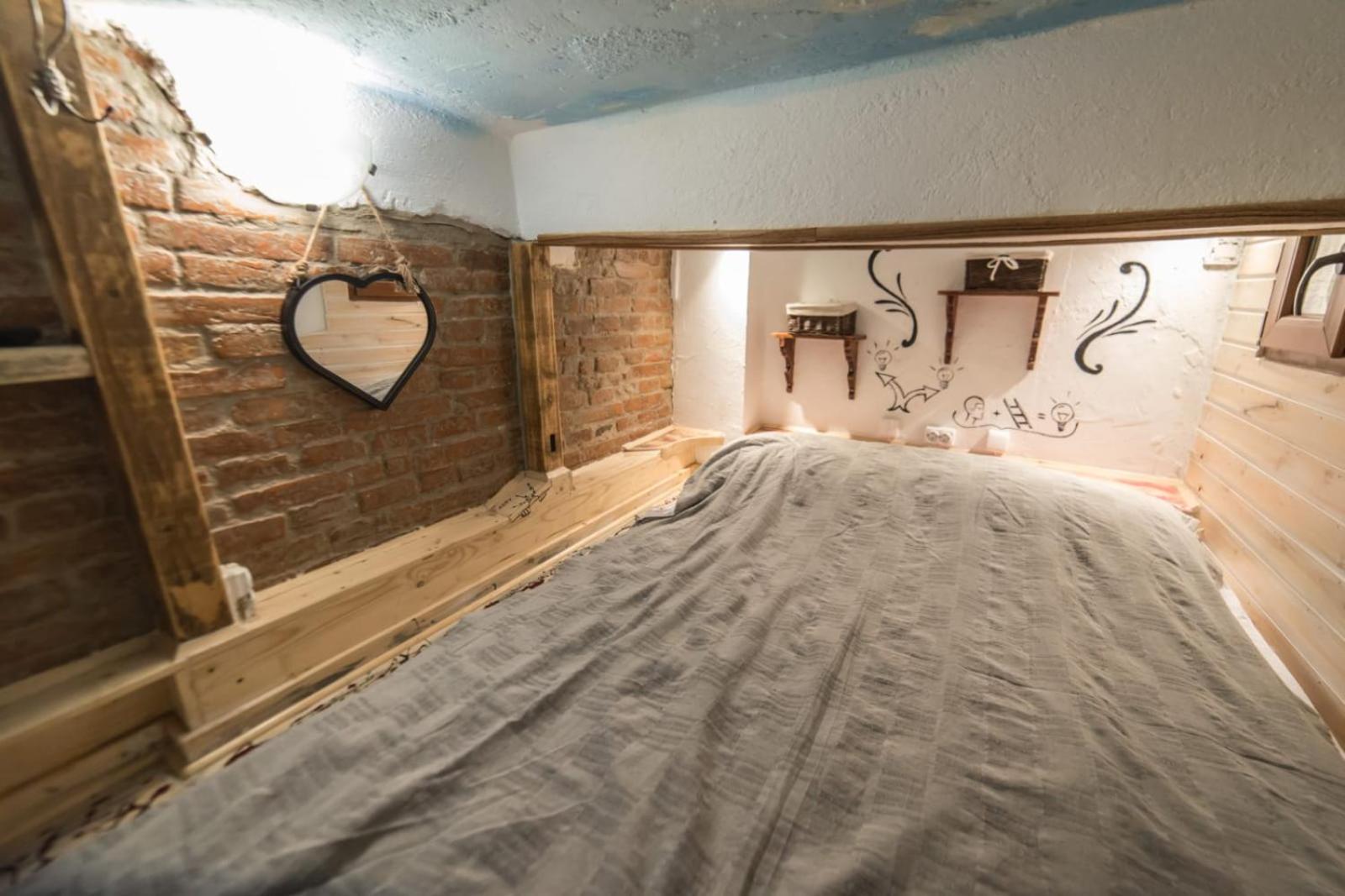 One-Bedroom Apartment - Photo 42