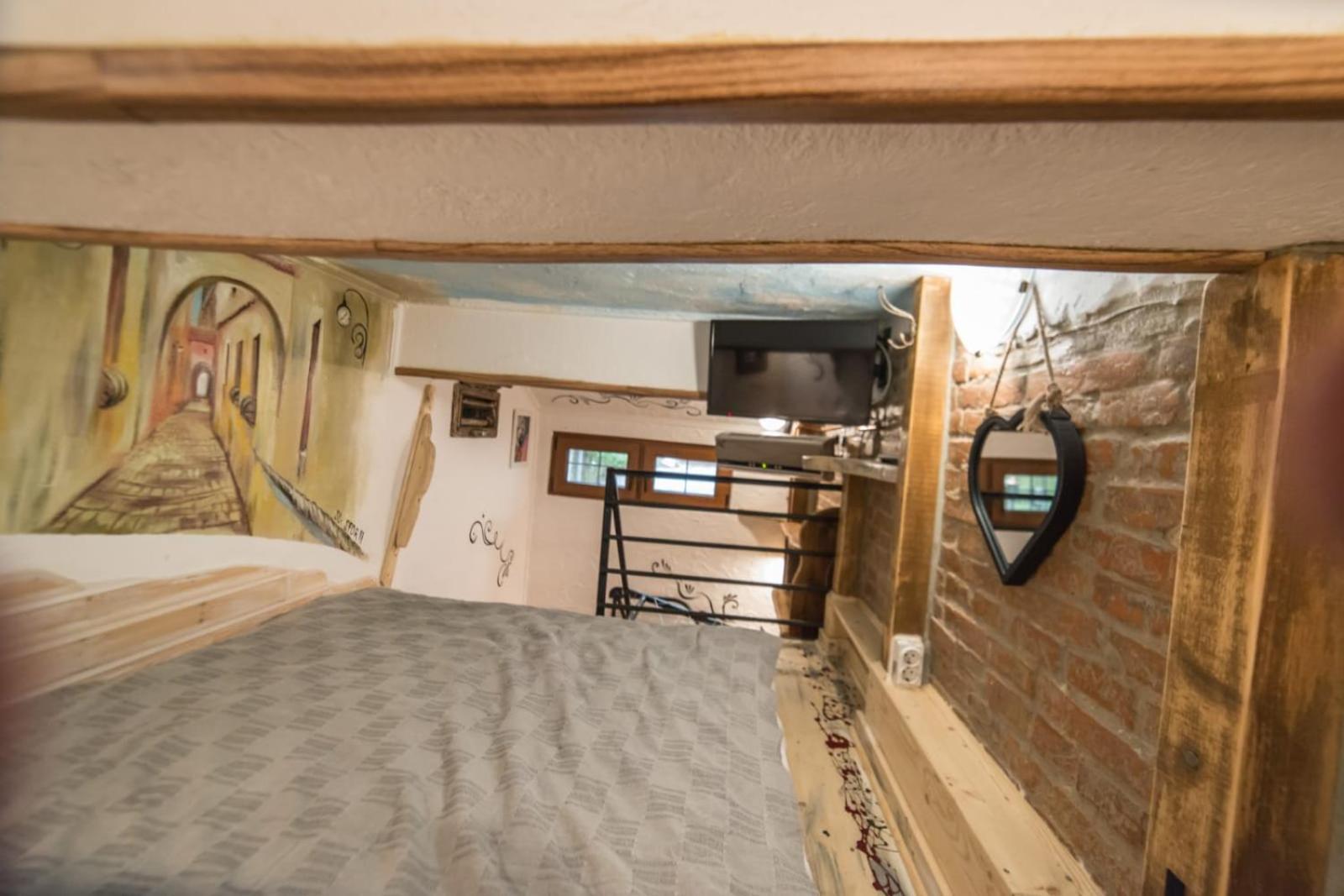 One-Bedroom Apartment - Photo 76