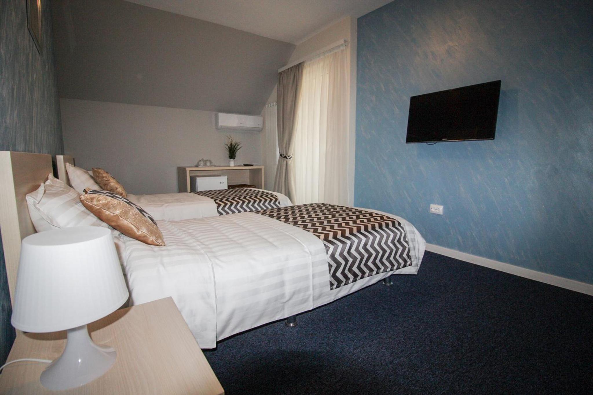 Double or Twin Room with Balcony photo 3