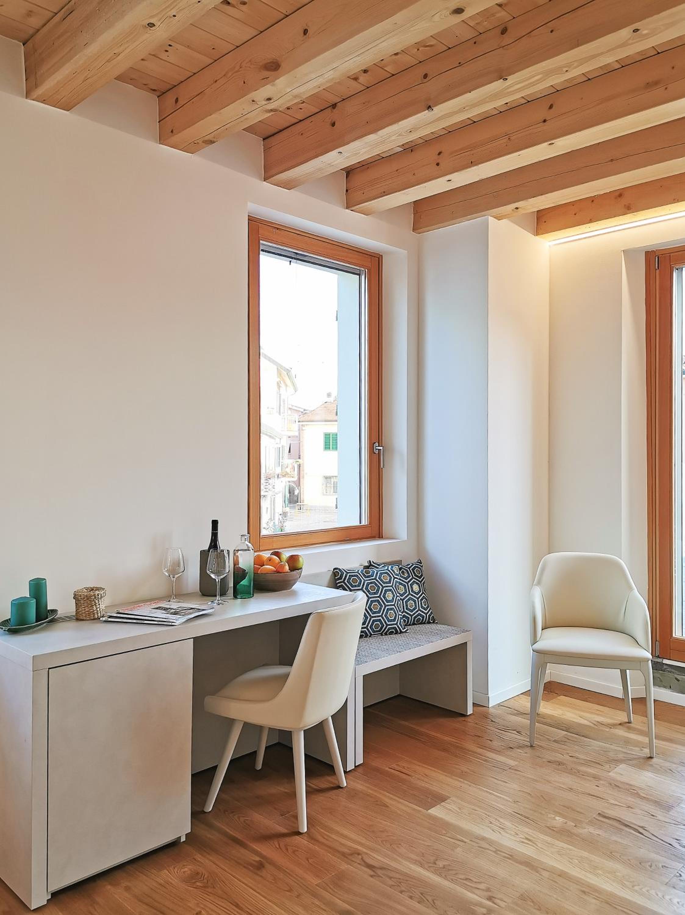 Suite - Photo 1