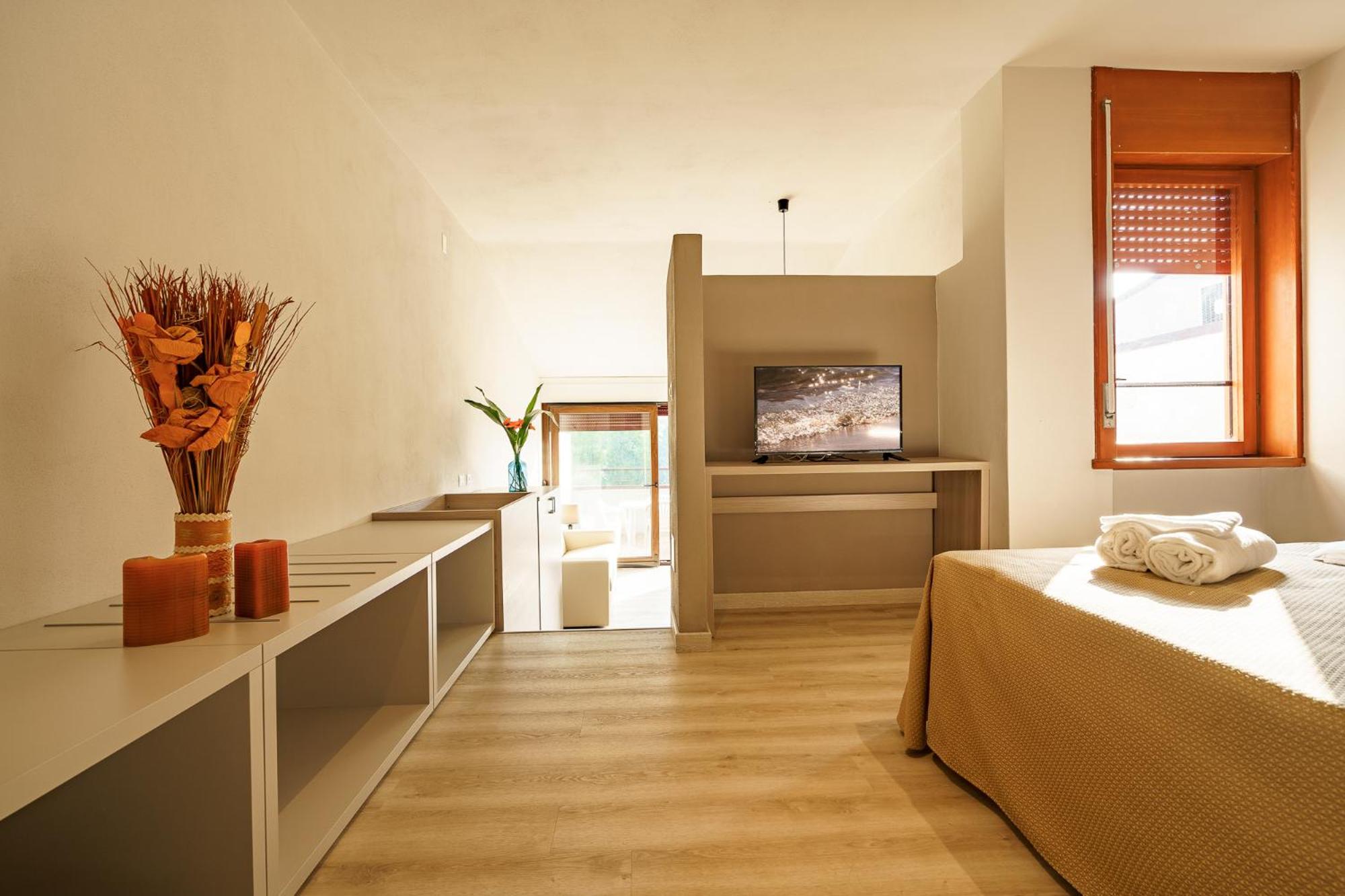 Two-Bedroom Apartment Comfort photo 1