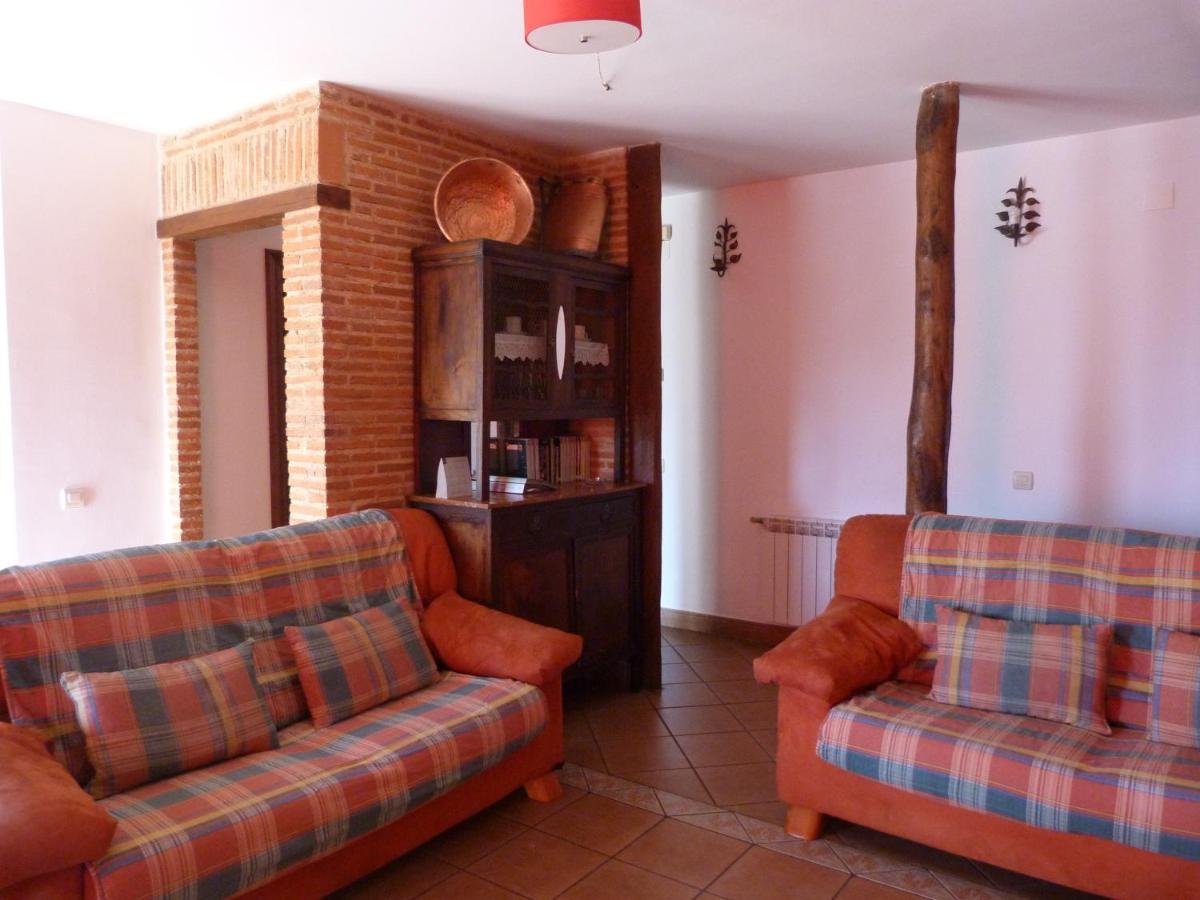 Four-Bedroom House photo 2