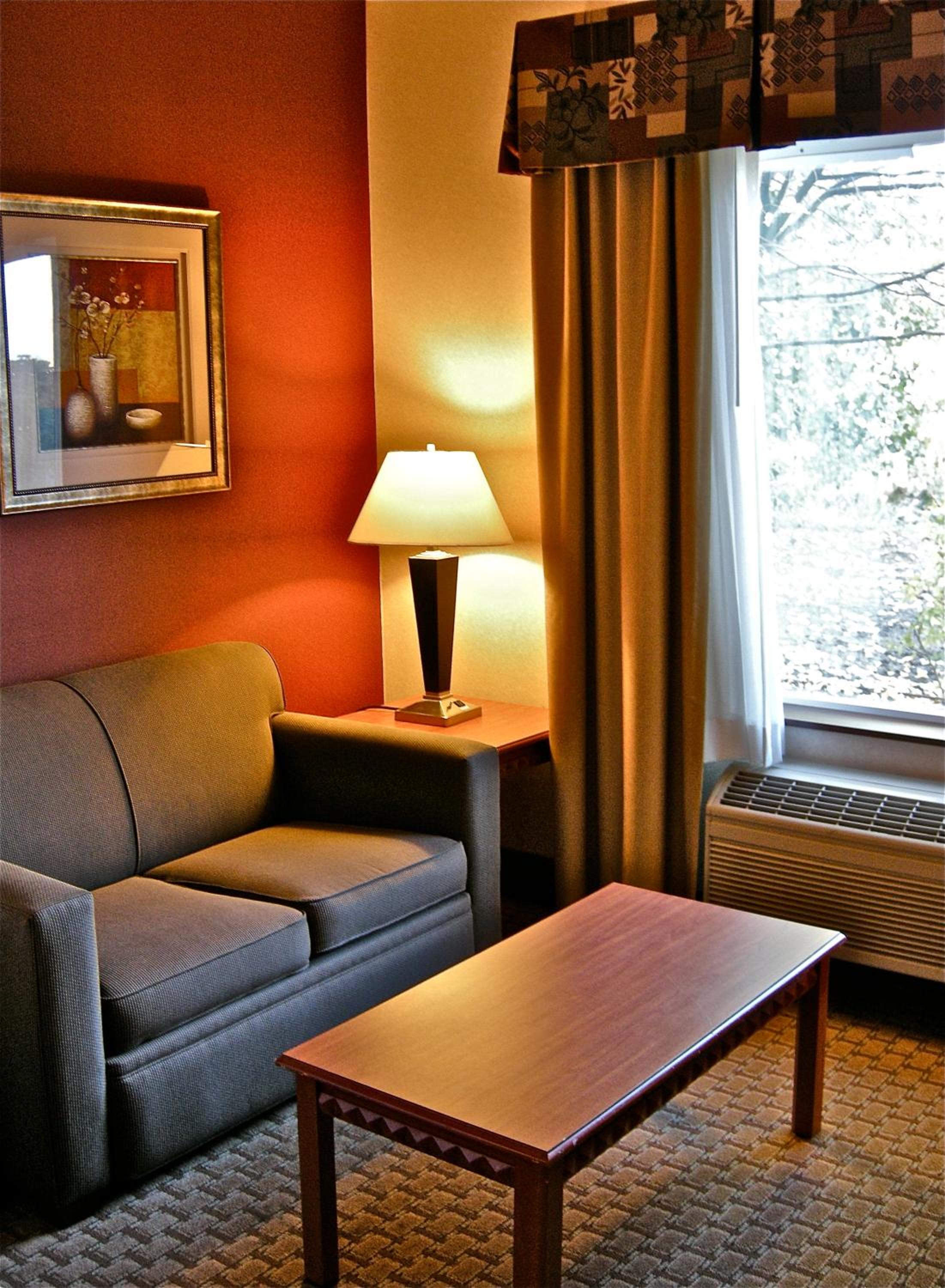 Standard Queen Suite with Two Queen Beds - Non-Smoking