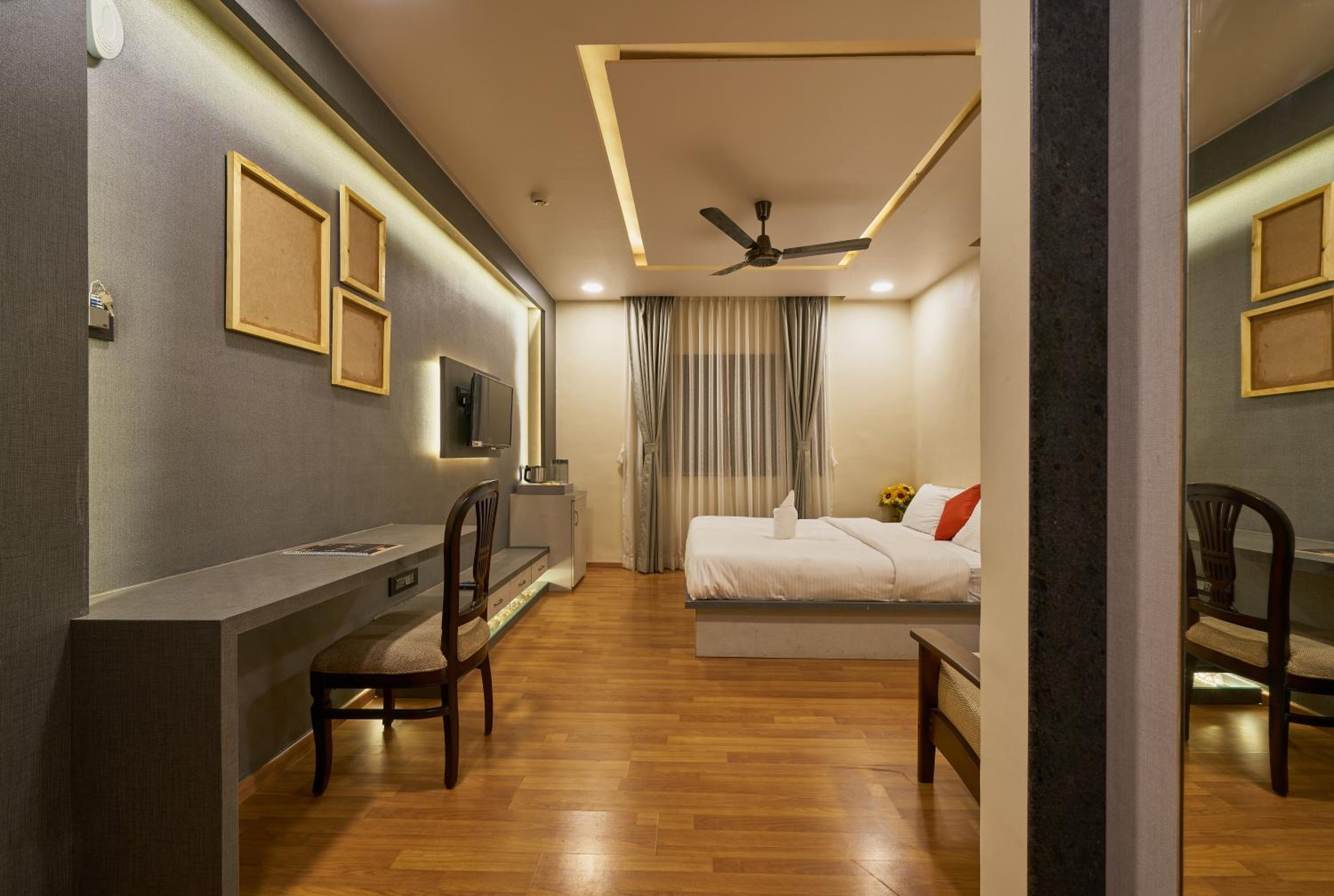 Premium Room - Photo 11