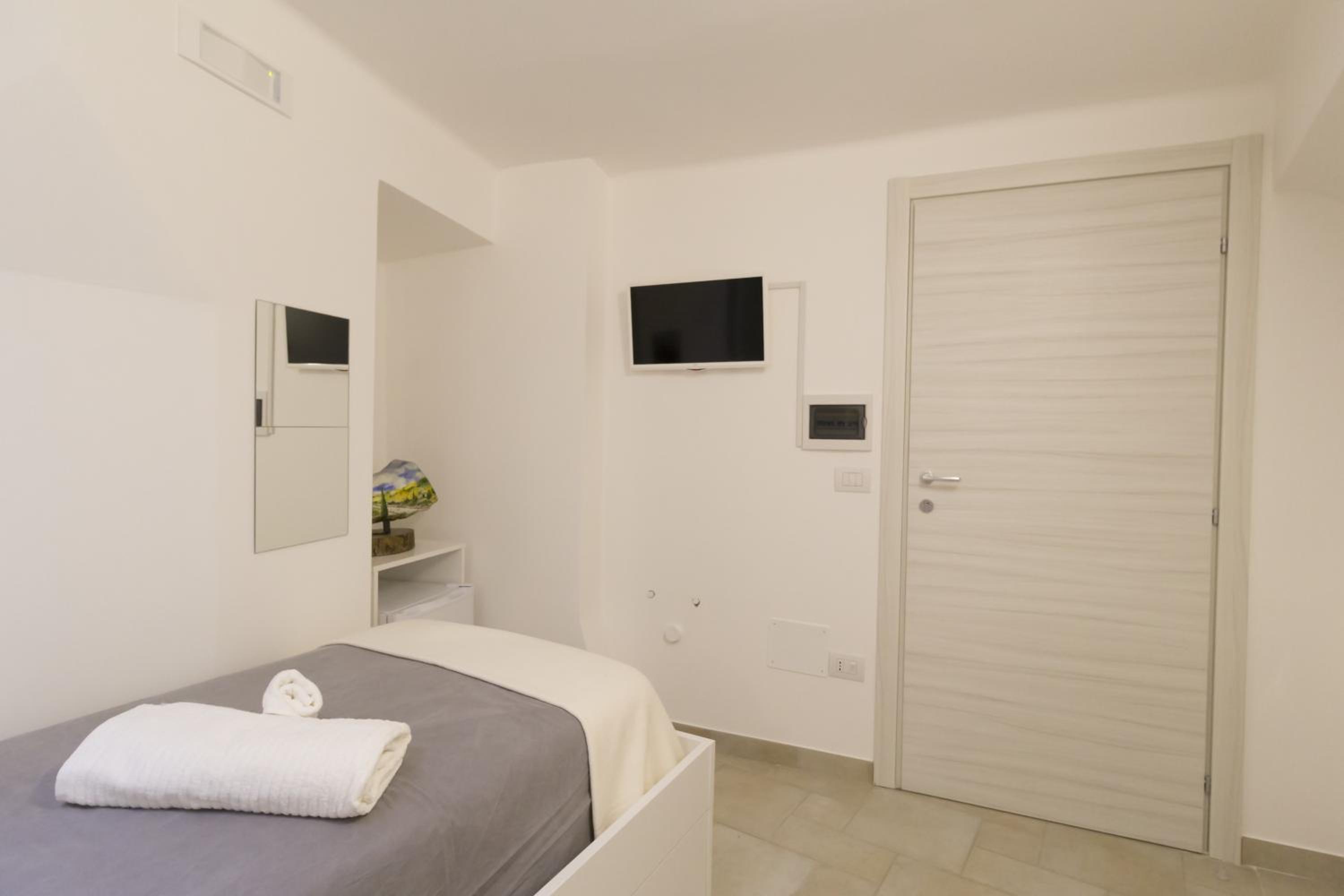 Single Room photo 2