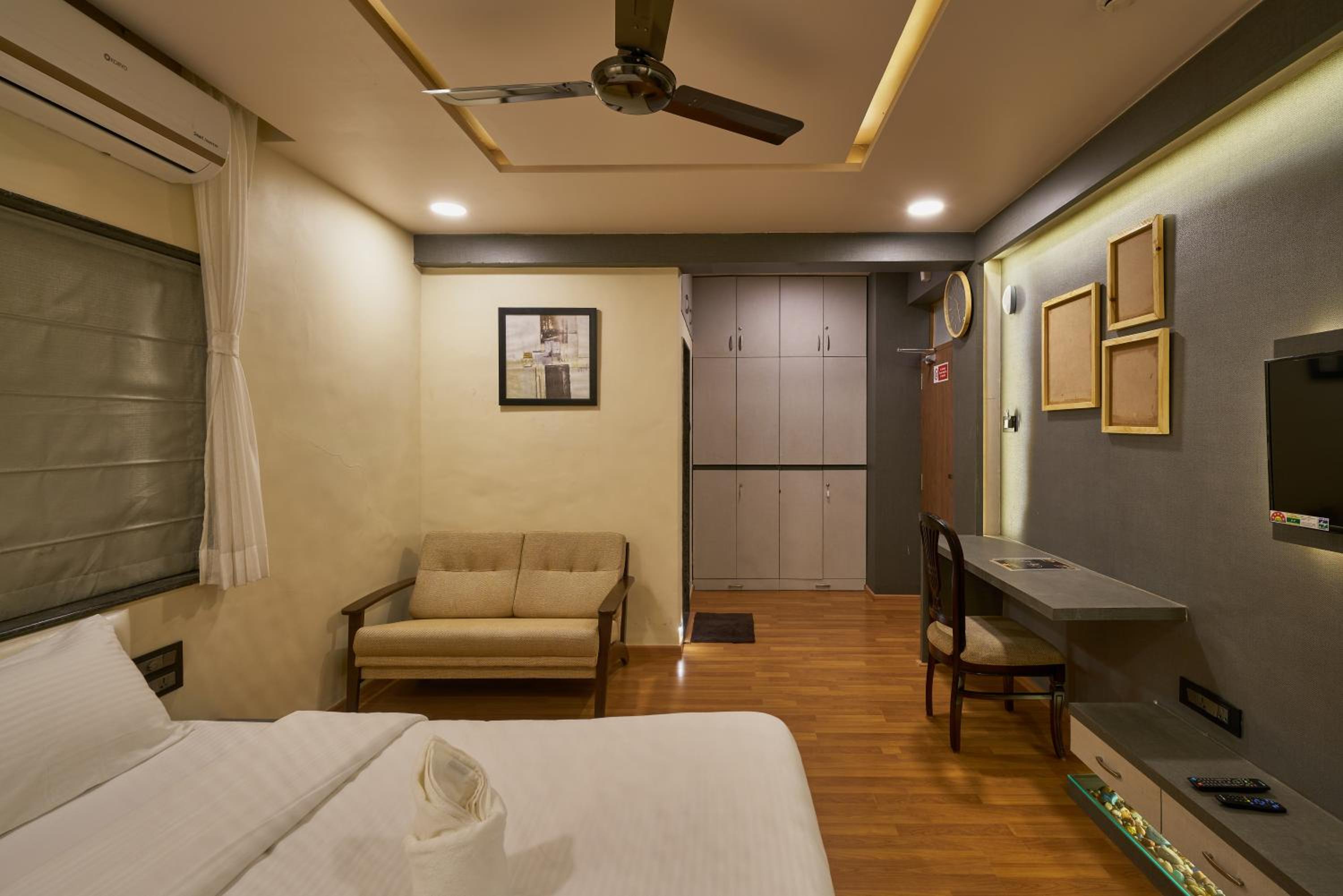 Premium Room - Photo 8