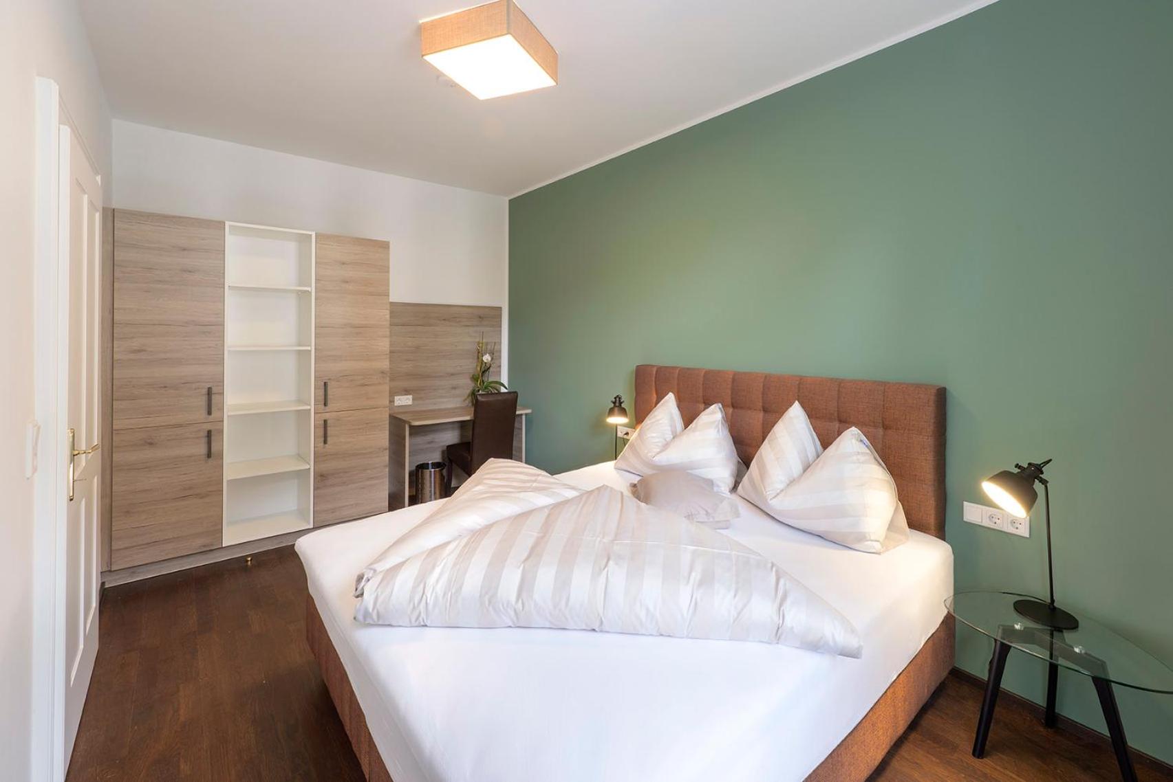 One-Bedroom Apartment - Photo 2