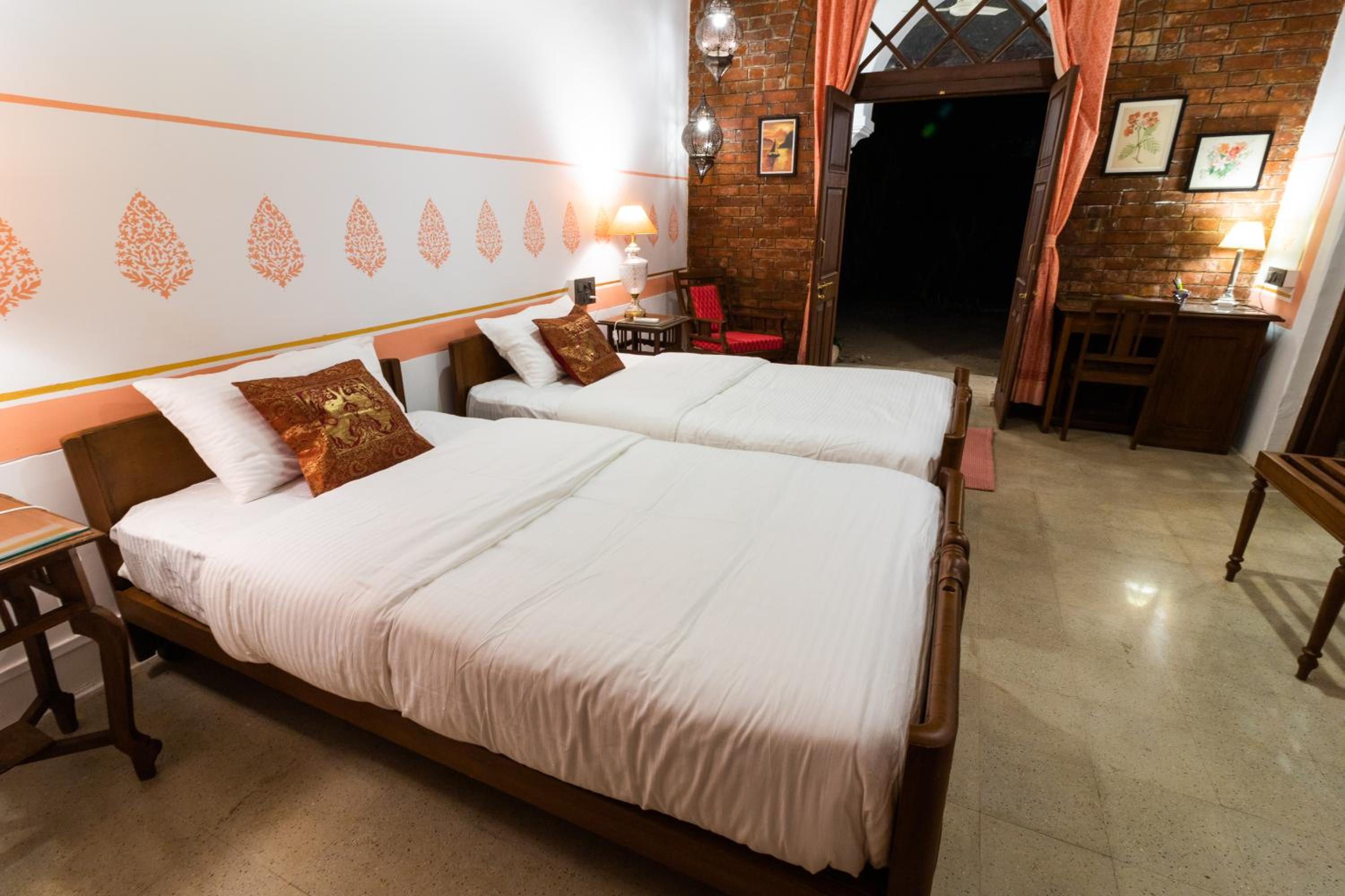 Deluxe Double or Twin Room