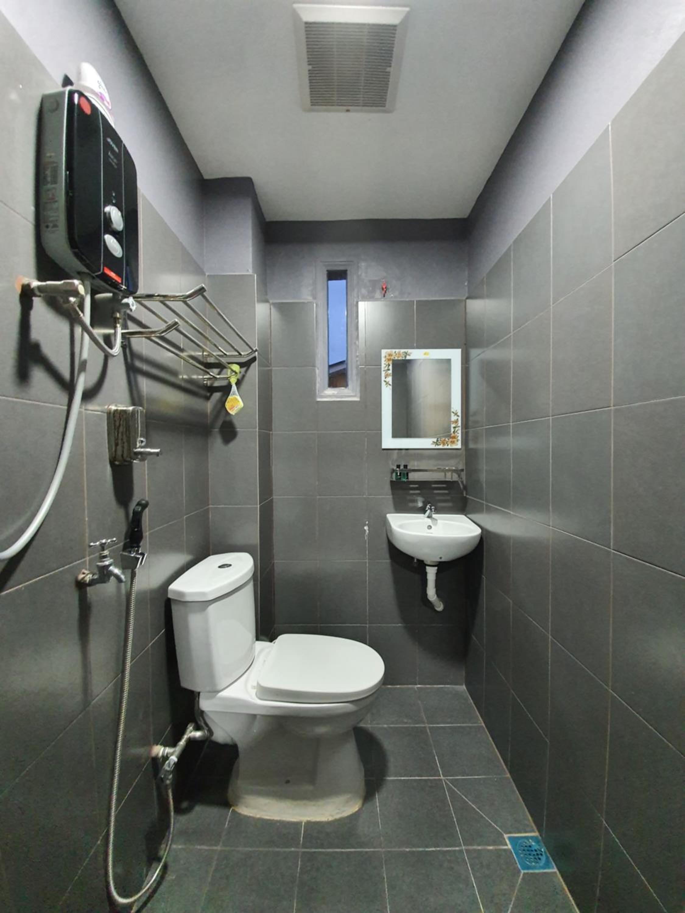Comfort Triple Room with Shower - Photo 10