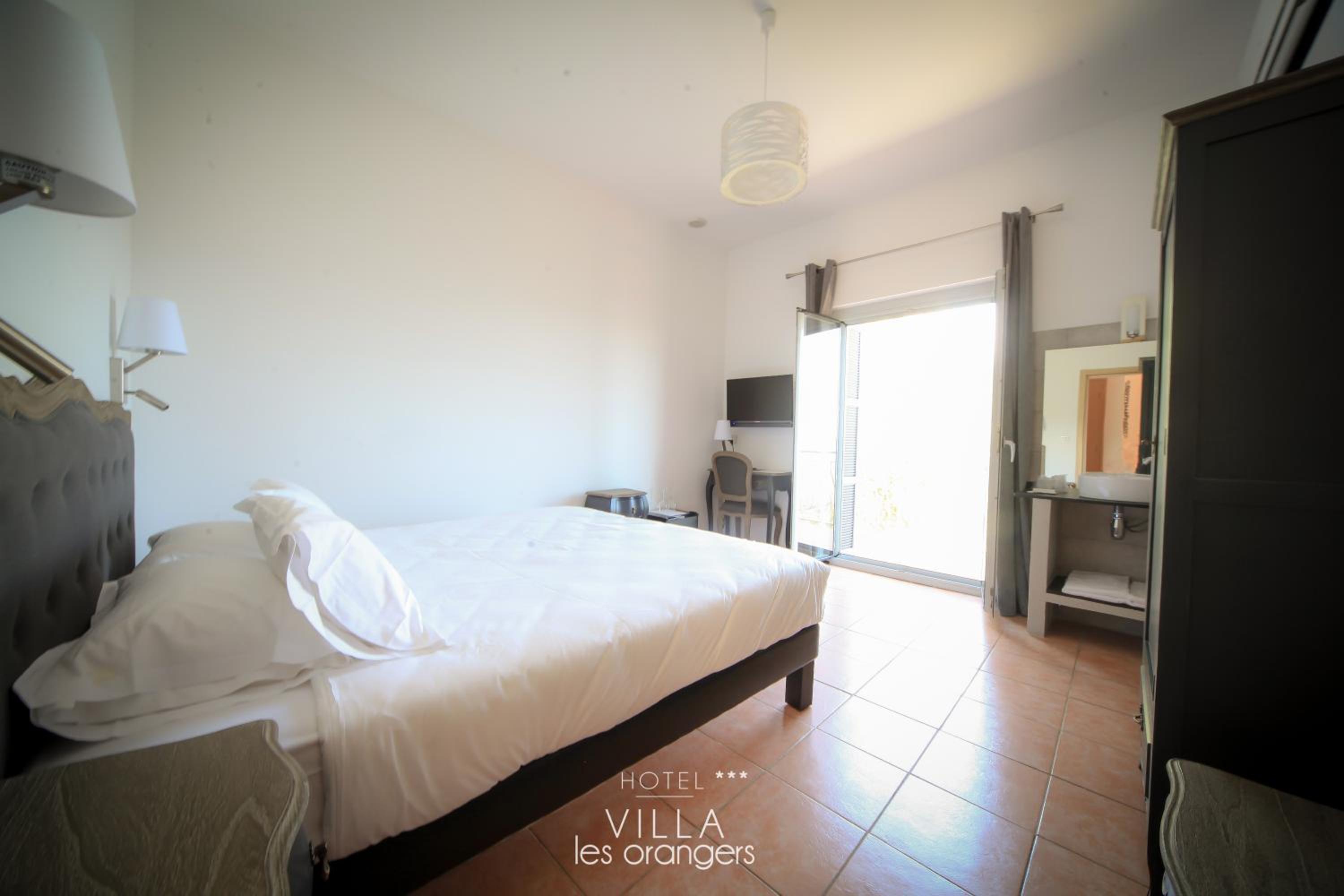 Double Room with Balcony and Mountain View