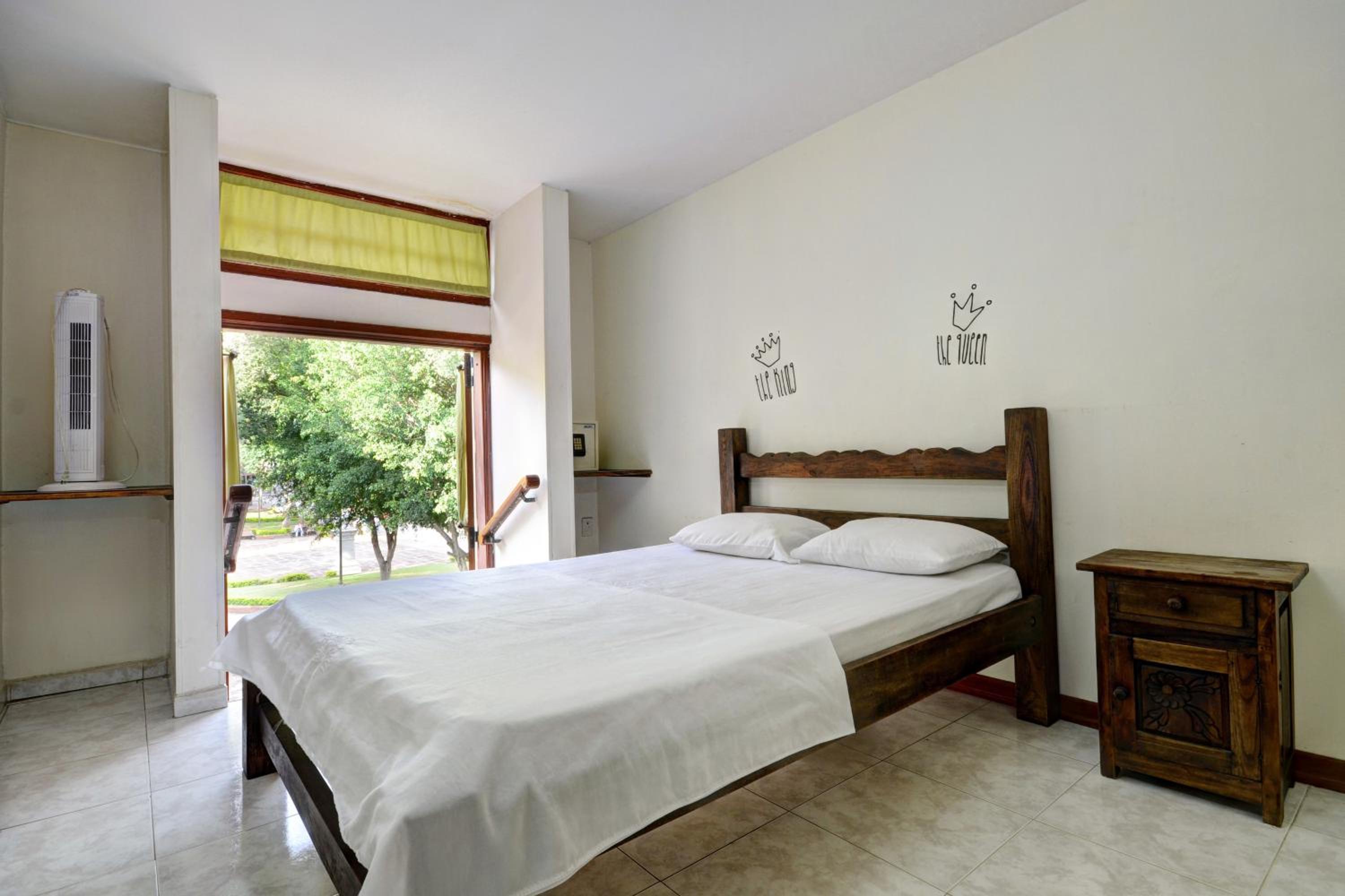 Double Room with Shared Bathroom photo 2