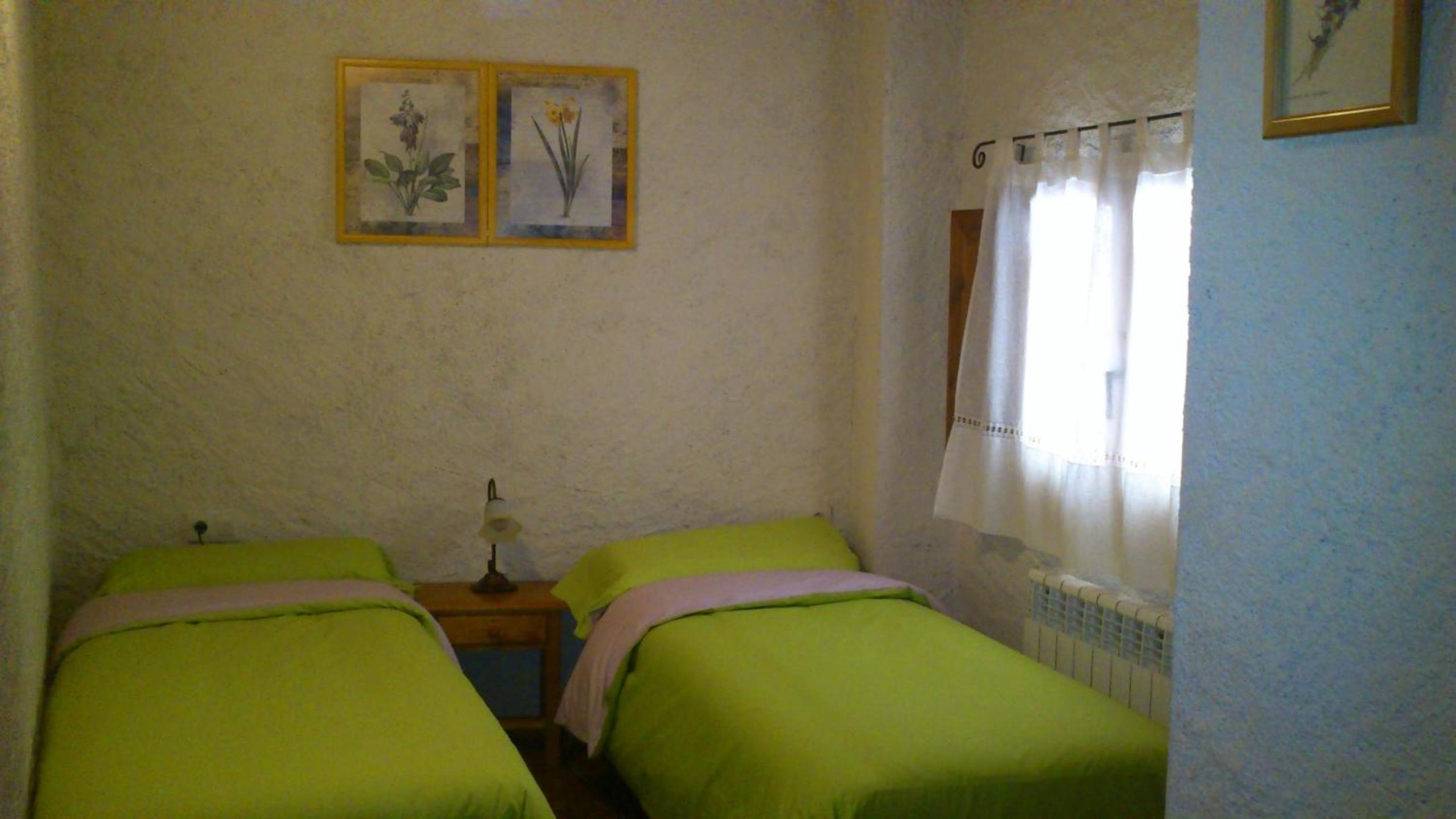 Twin Room with Shower photo 2