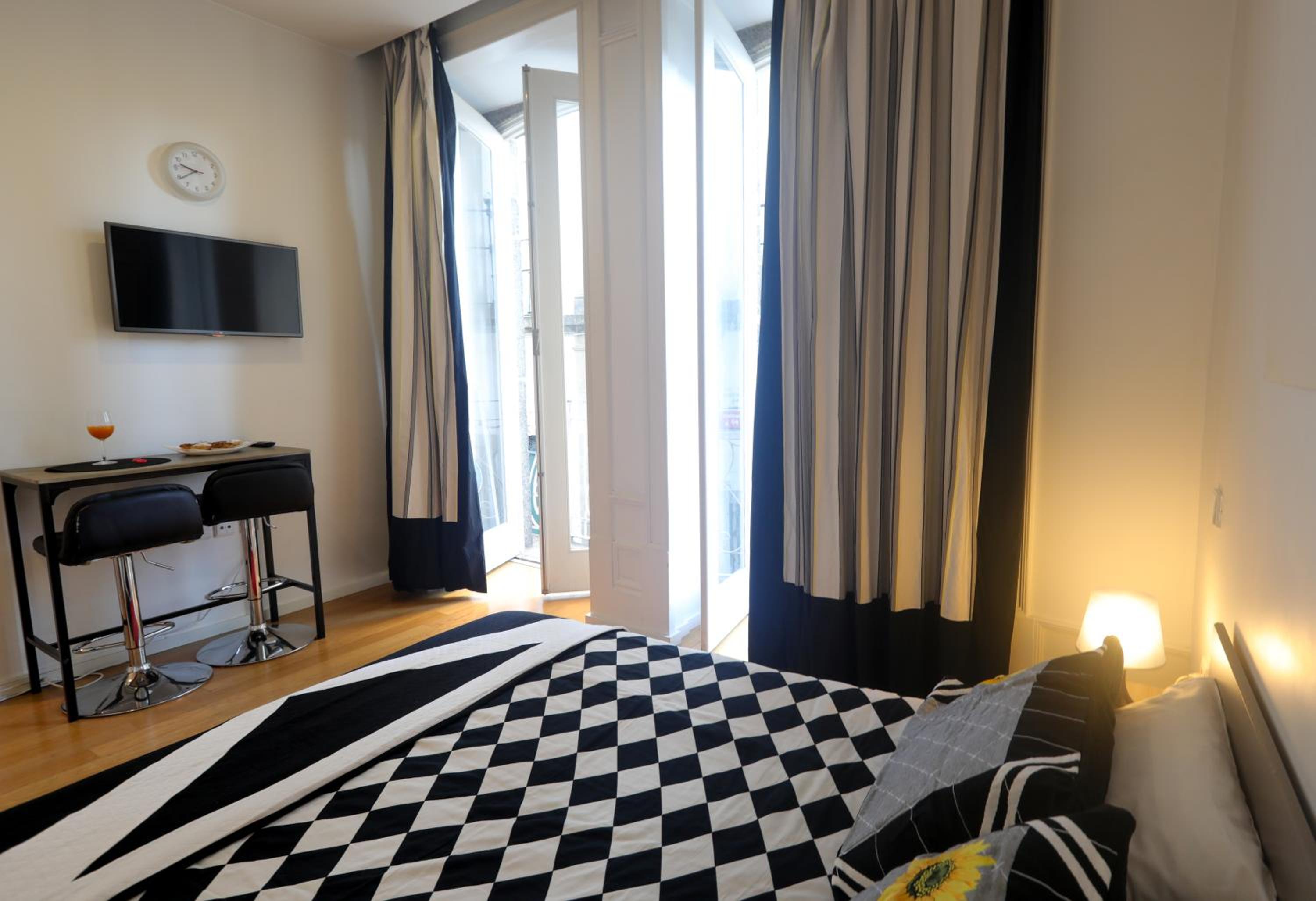 Studio Apartment photo 1