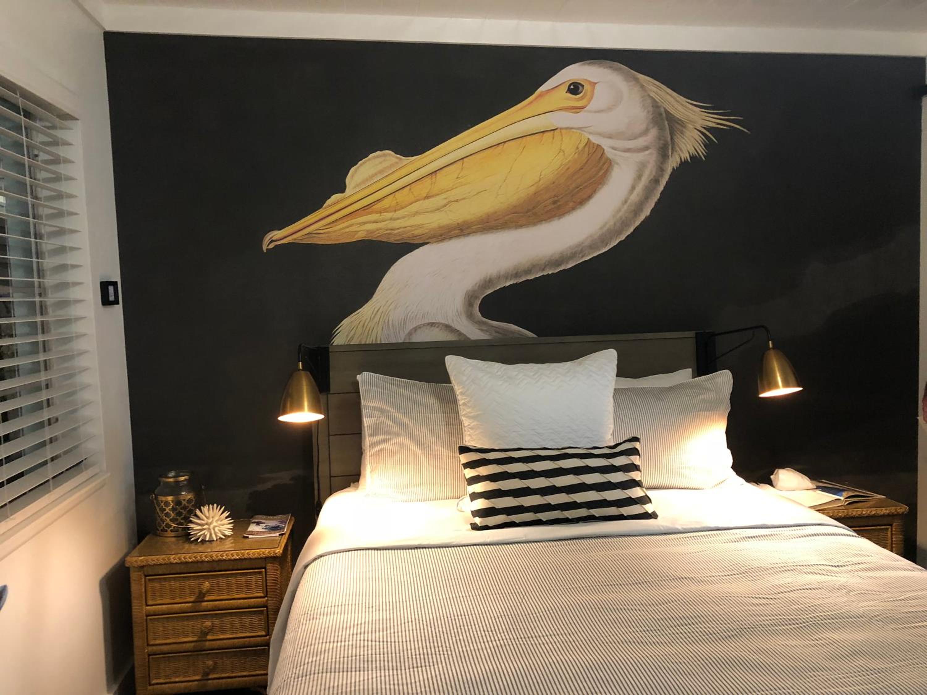 Deluxe Queen Suite