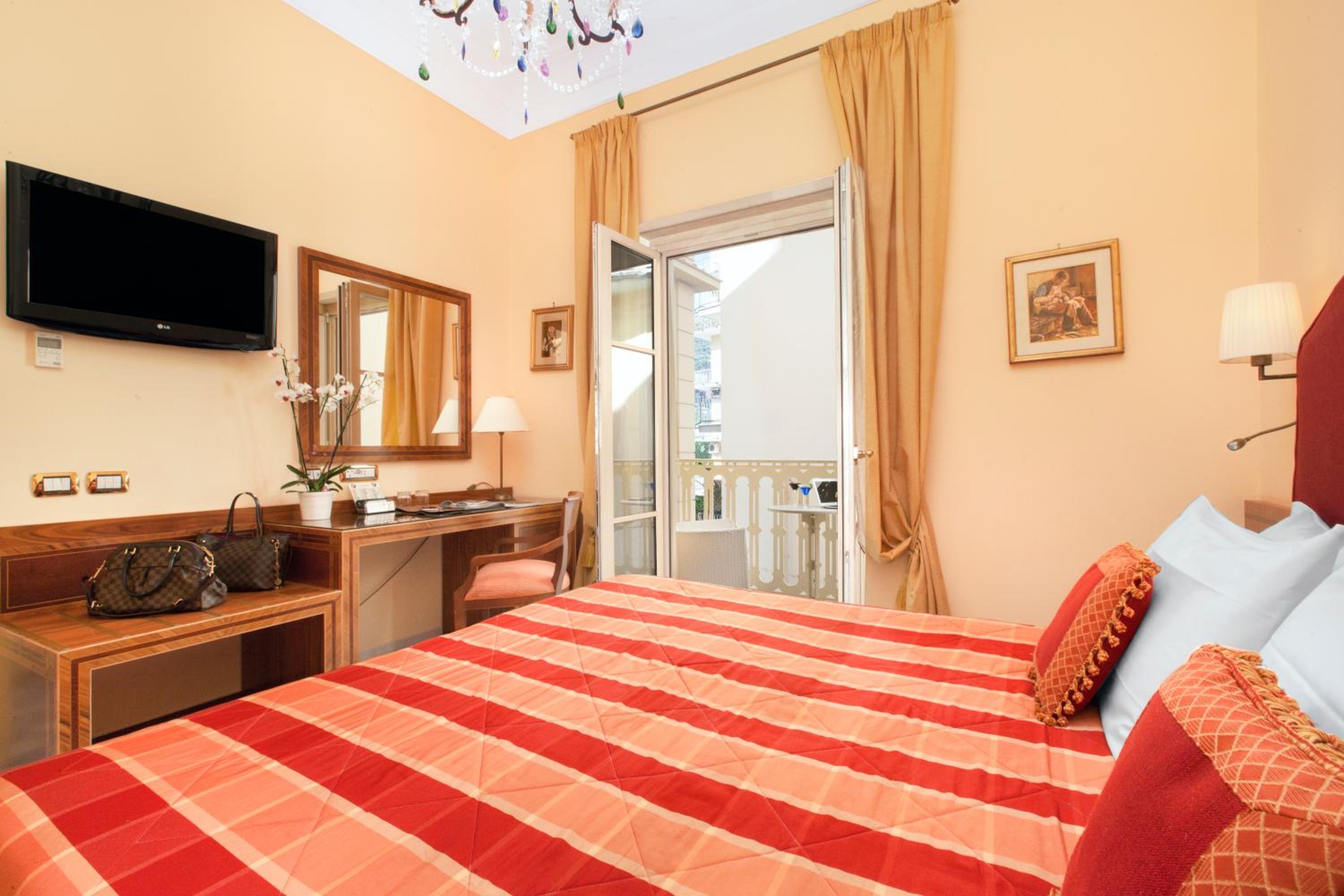 Classic Double or Twin Room with Rear View - Photo 1