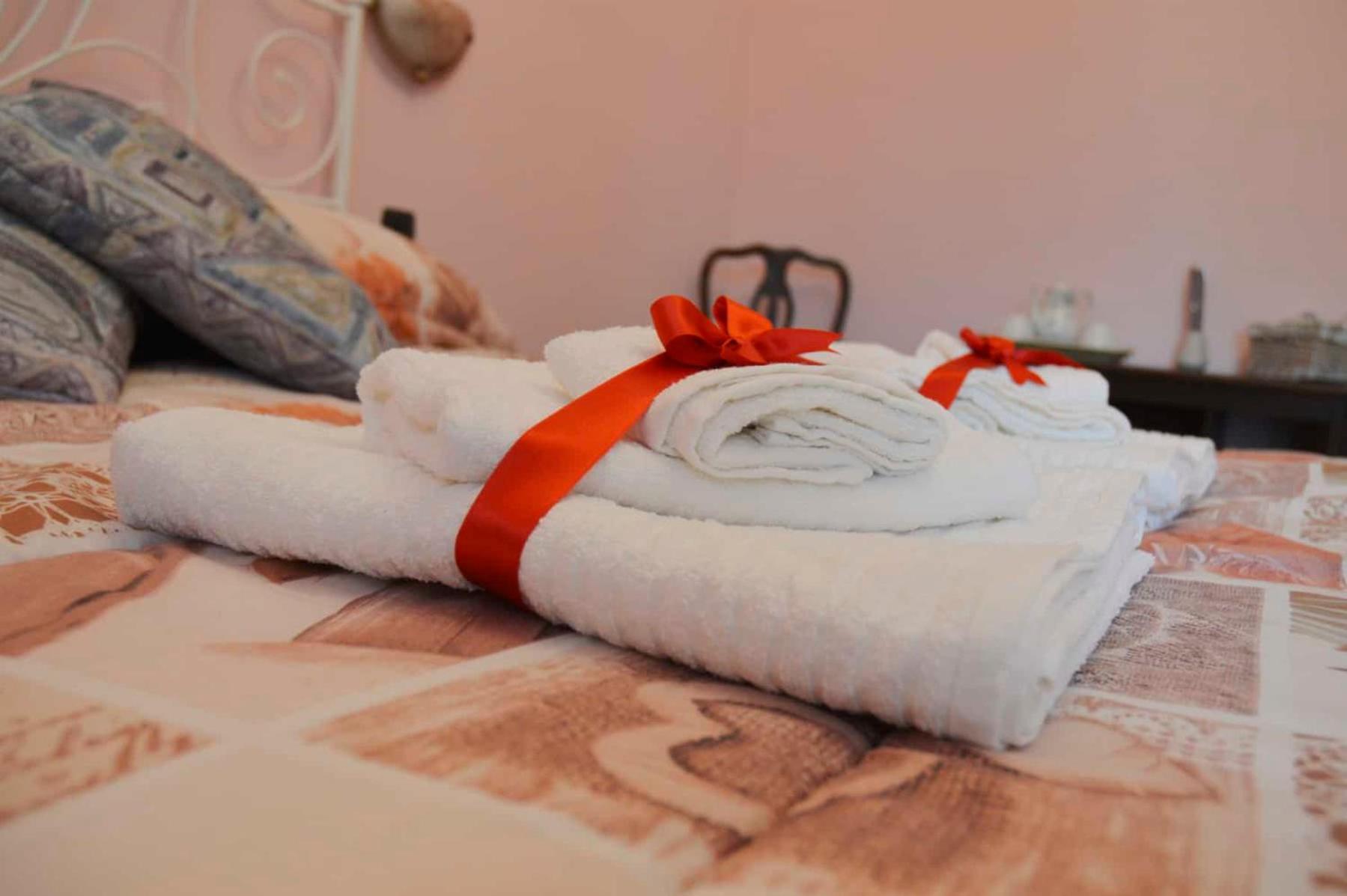 Double or Twin Room with Private Bathroom photo 3