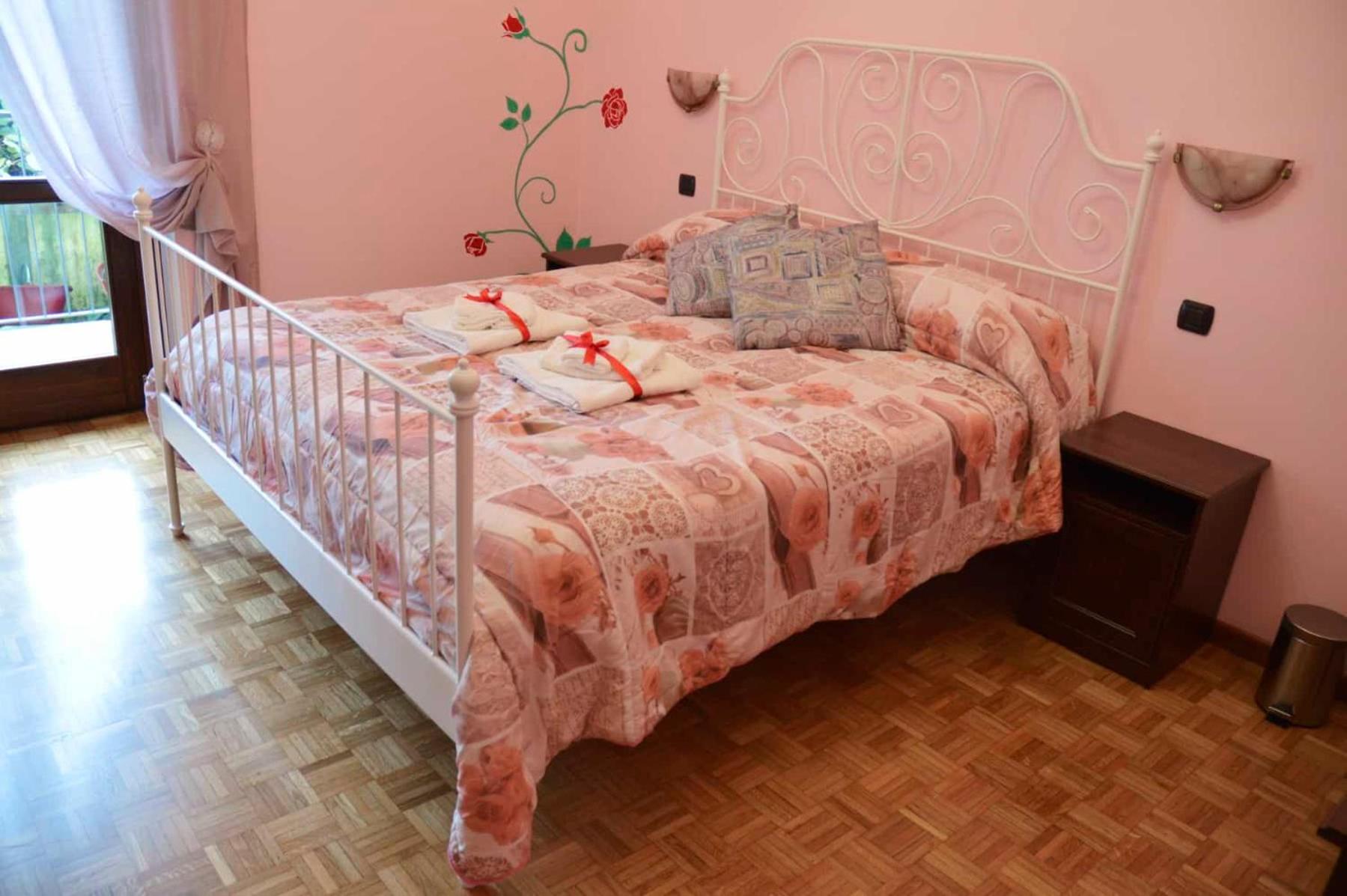 Double or Twin Room with Private Bathroom photo 2