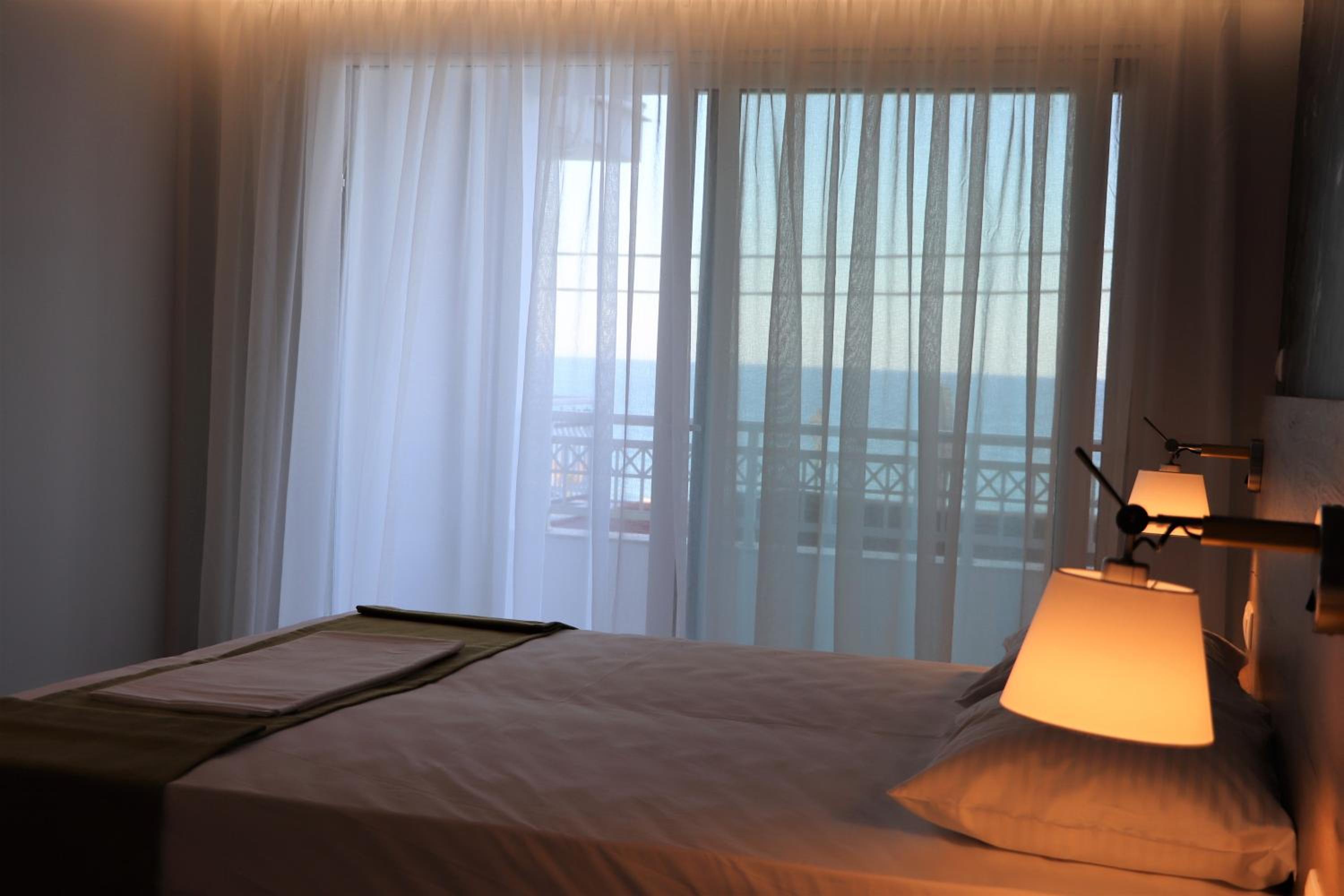 Studio Apartment with Sea View photo 1