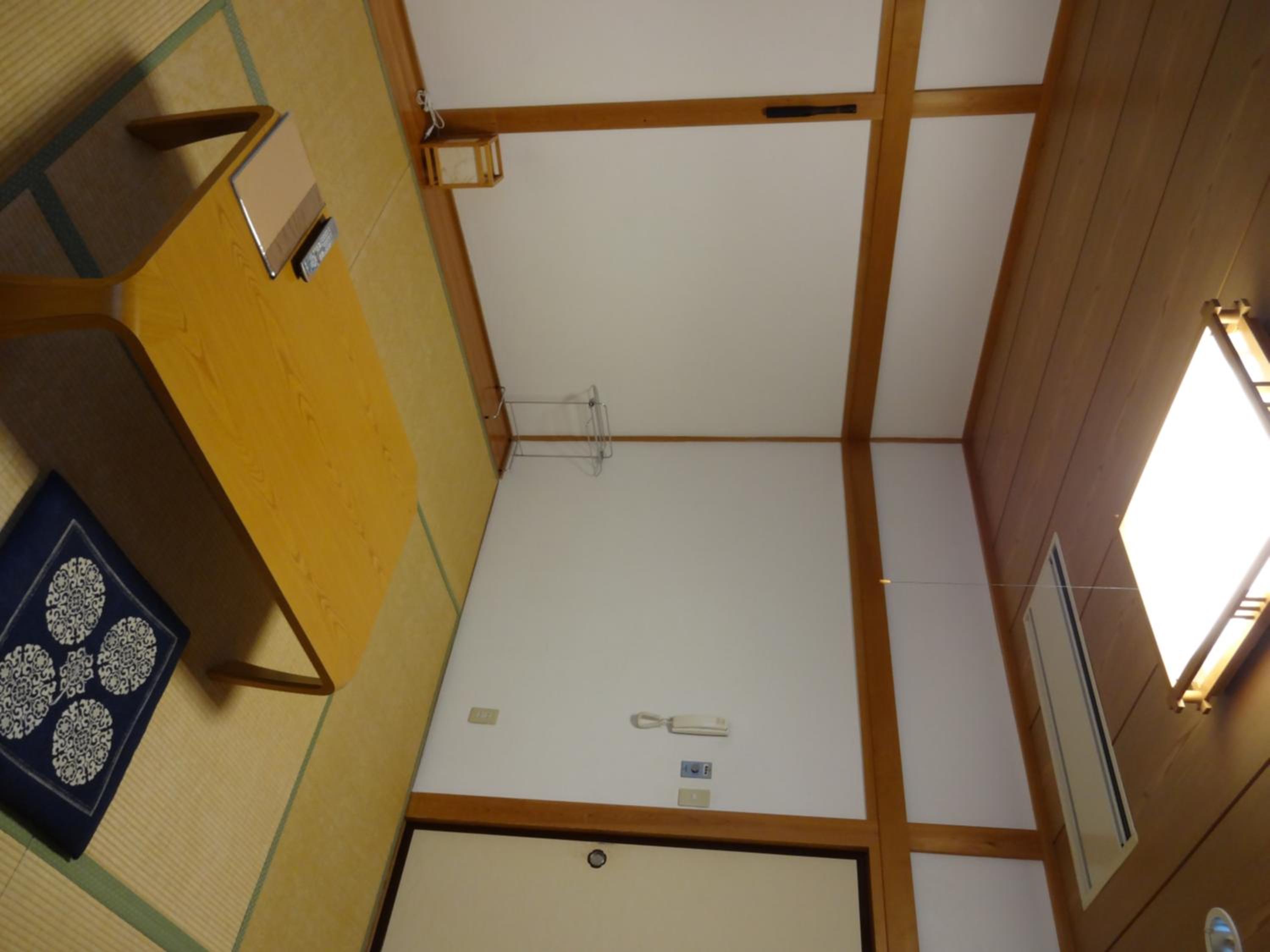 Japanese-Style Room with Shared Bathroom - Photo 4