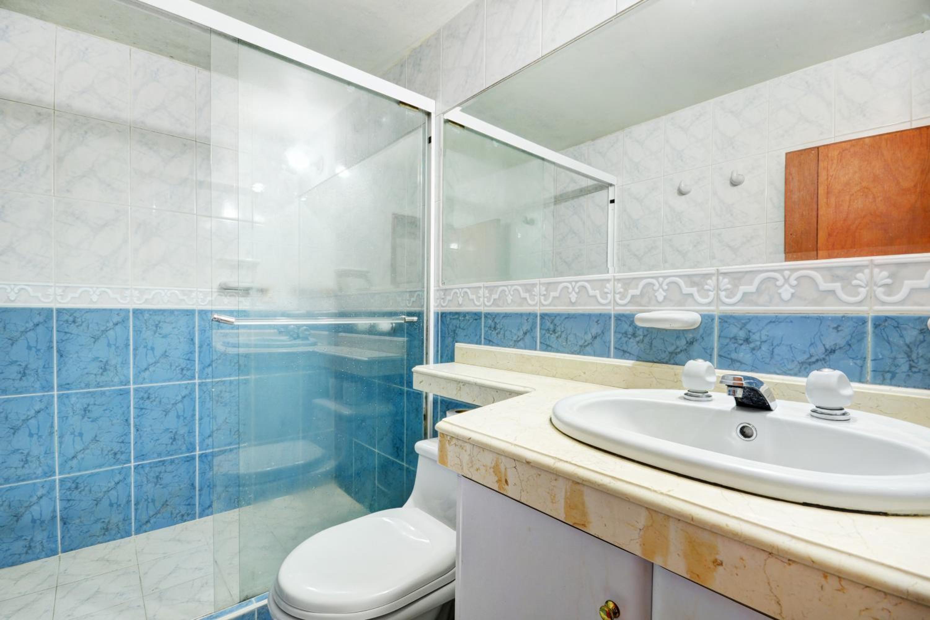 Double Room with Shared Bathroom photo 2