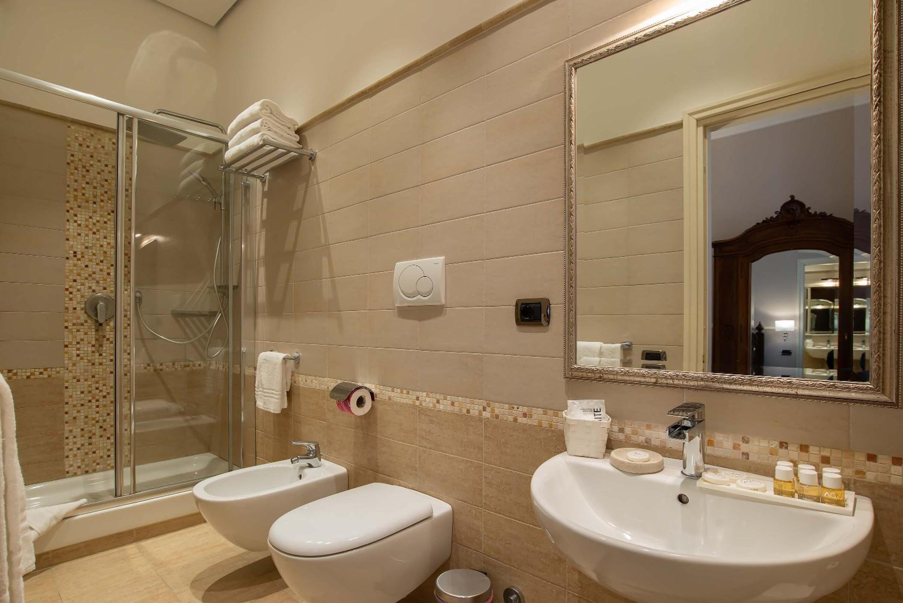 Superior Double or Twin Room photo 3