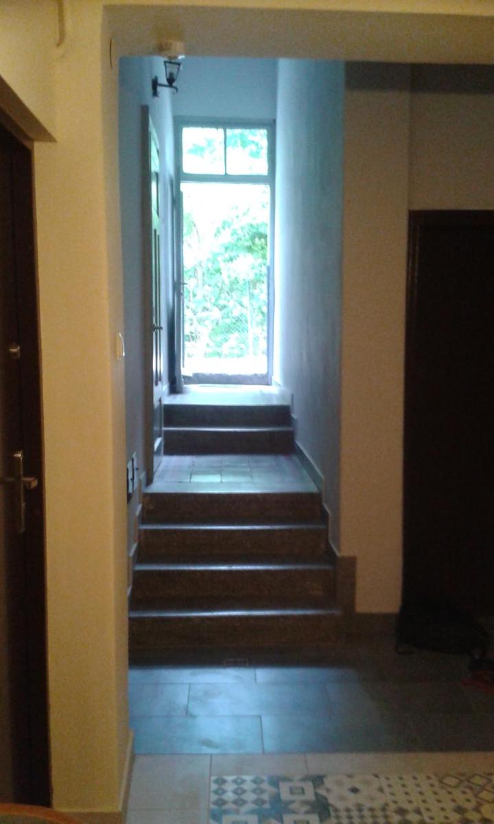 Large Double Room - Photo 19