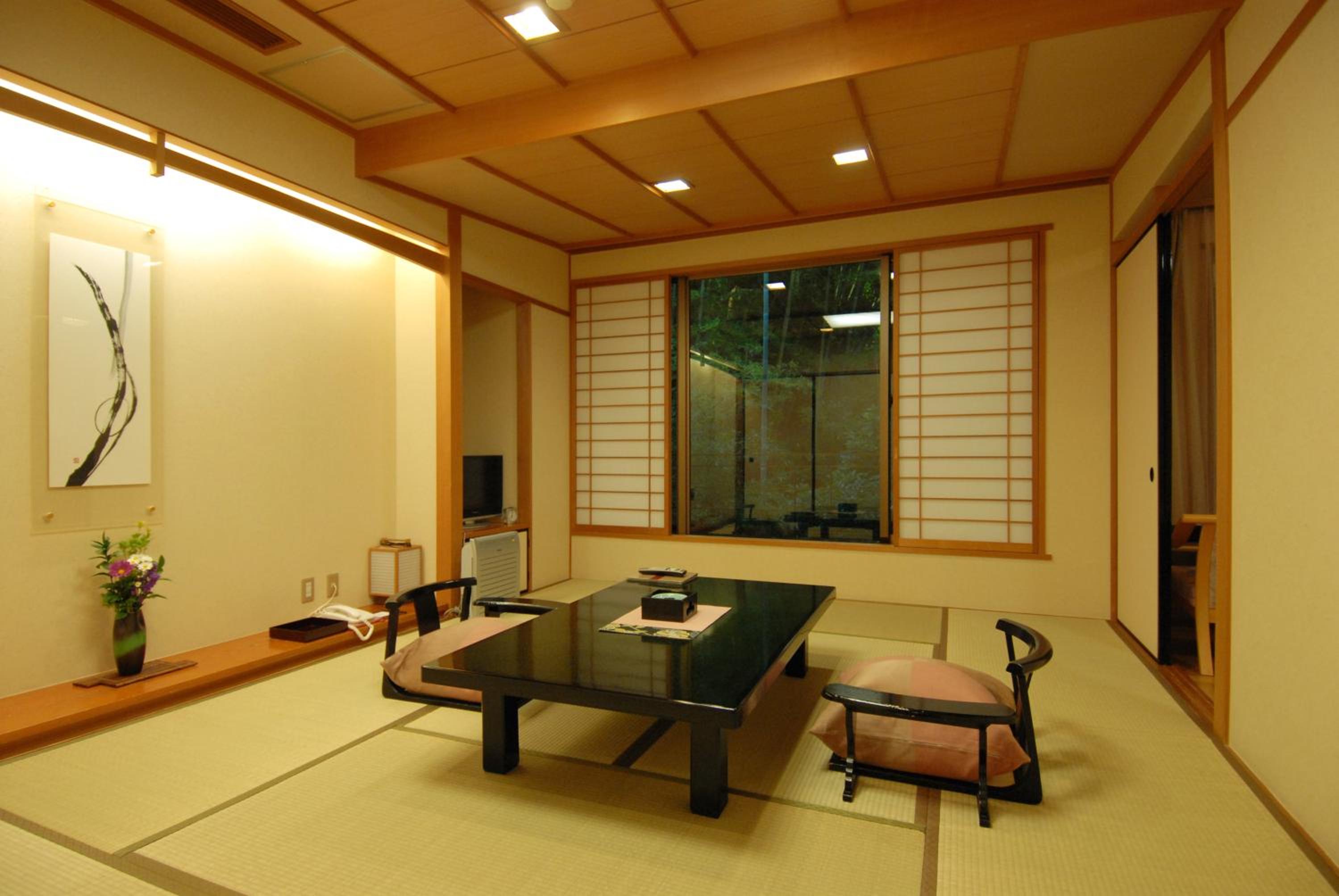 Superior Twin Room with Tatami Area - Non-Smoking photo 3