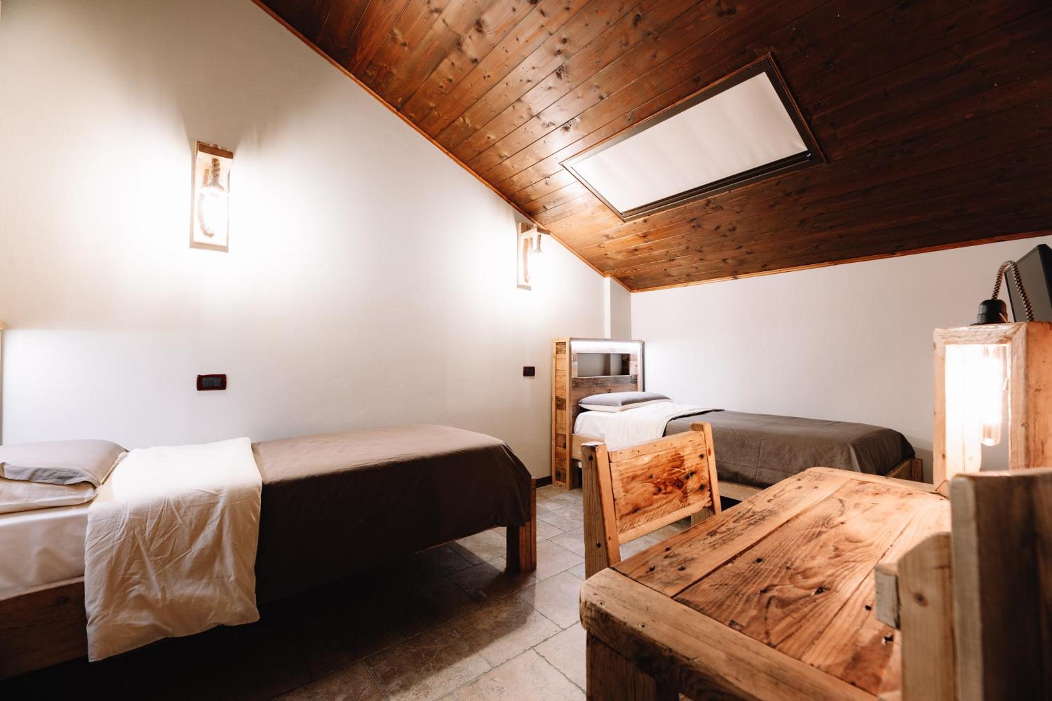Twin Room with Bathroom photo 1