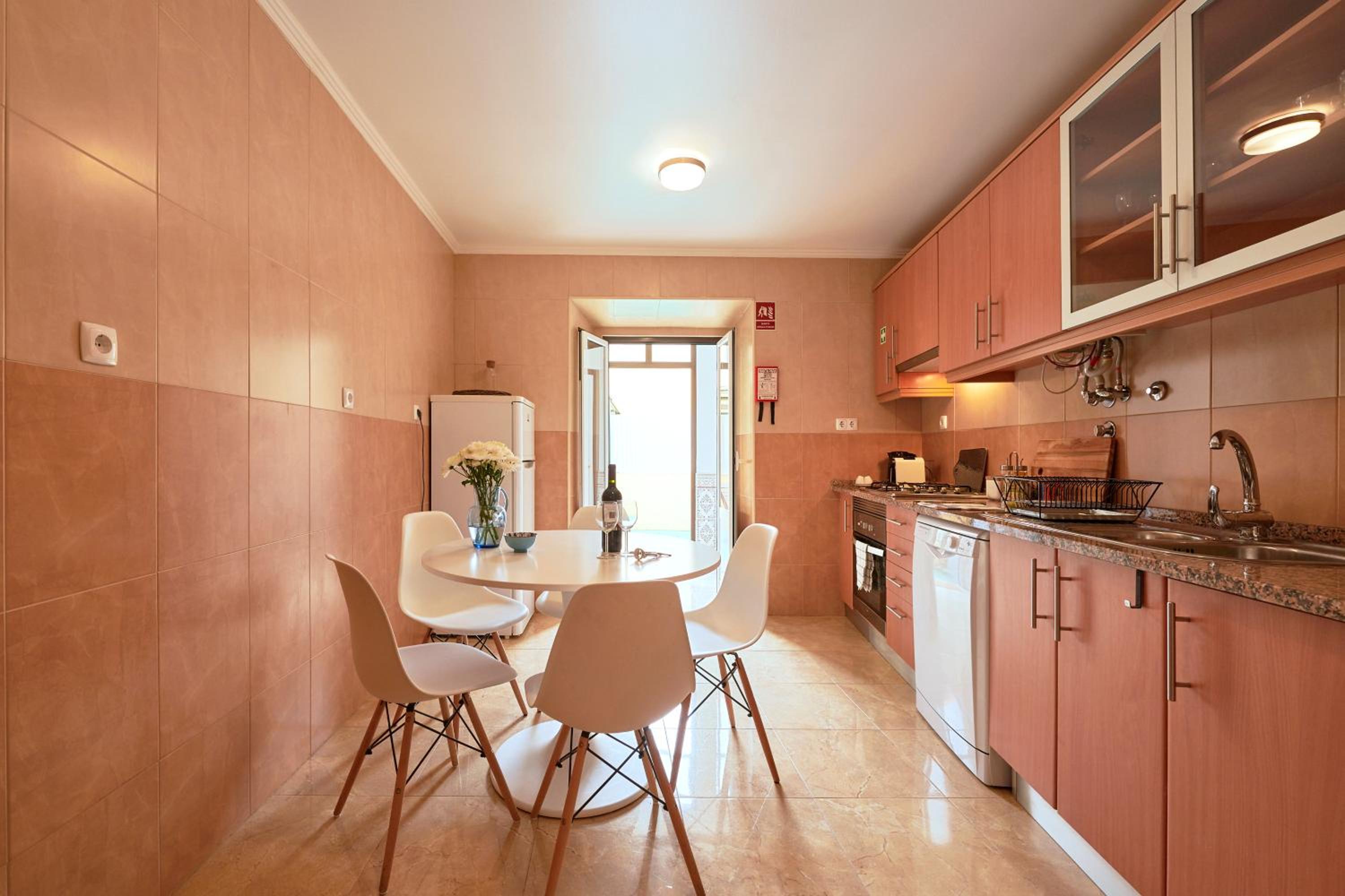 Two-Bedroom Apartment - Photo 21