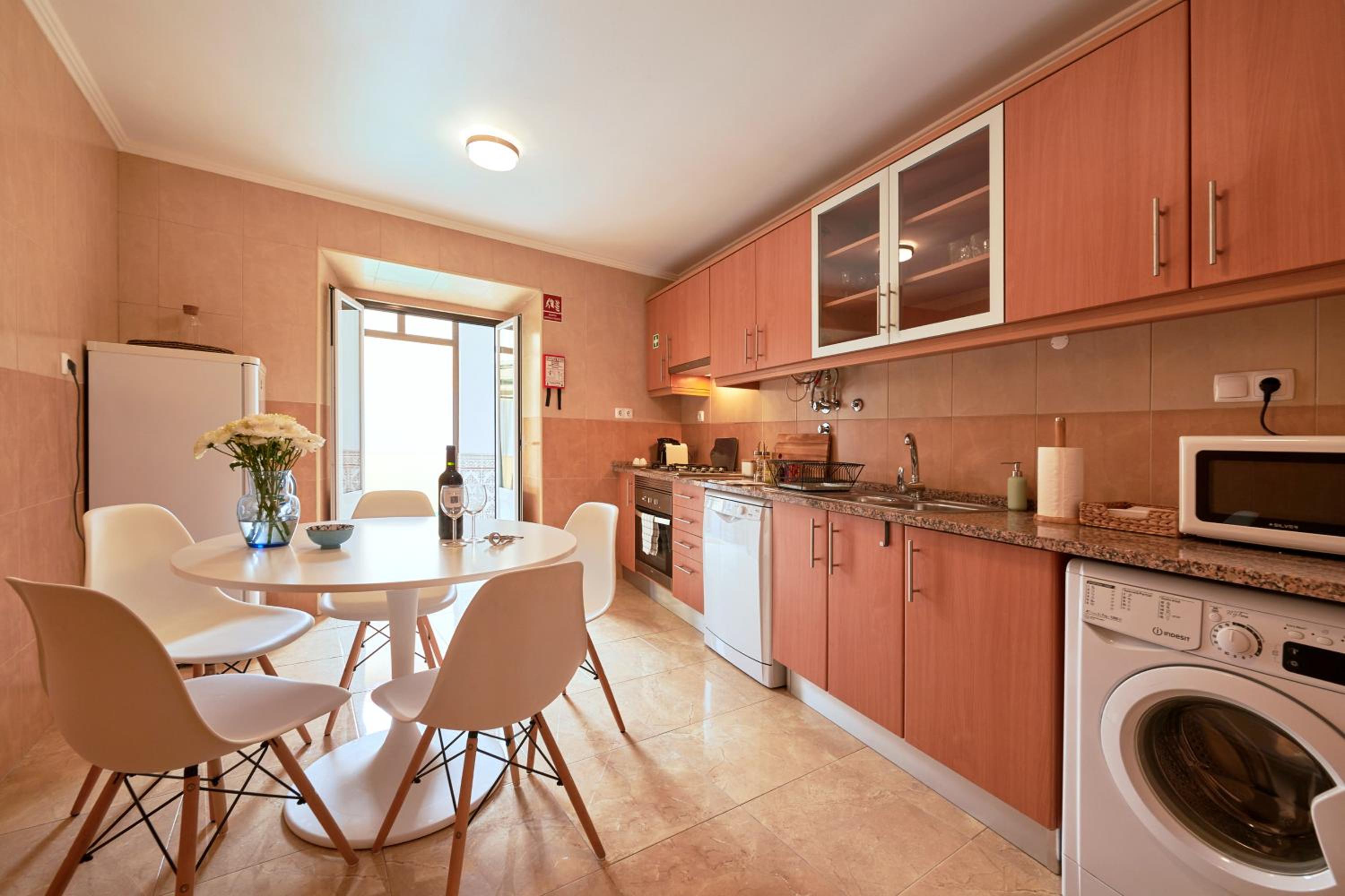 Two-Bedroom Apartment - Photo 38