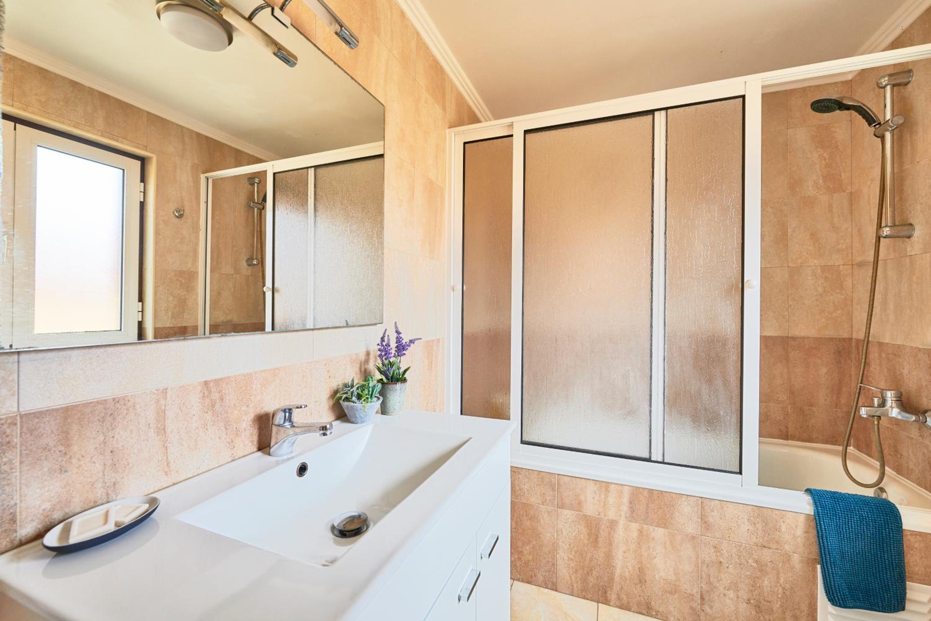 Three-Bedroom Apartment - Photo 9