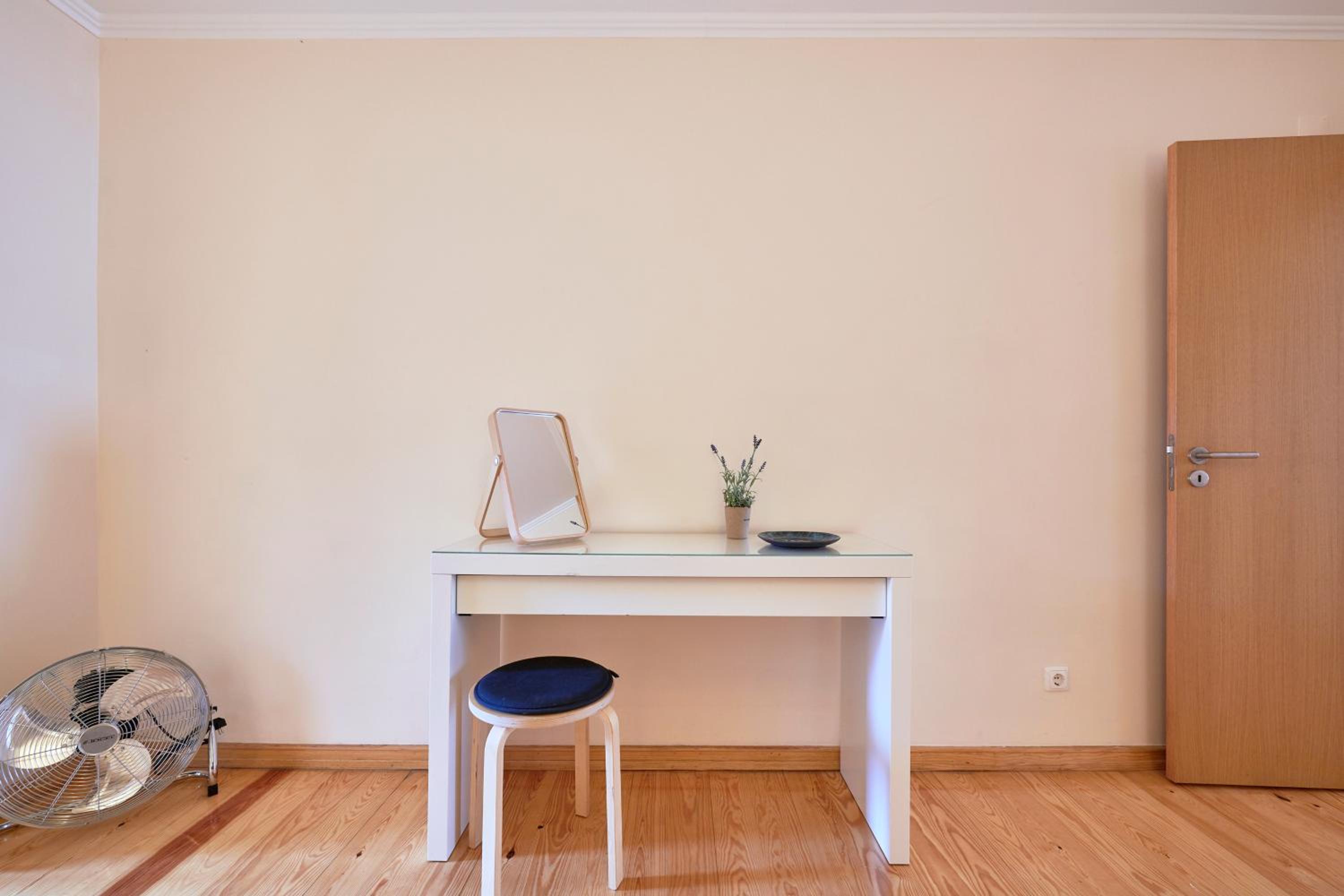 Three-Bedroom Apartment - Photo 25