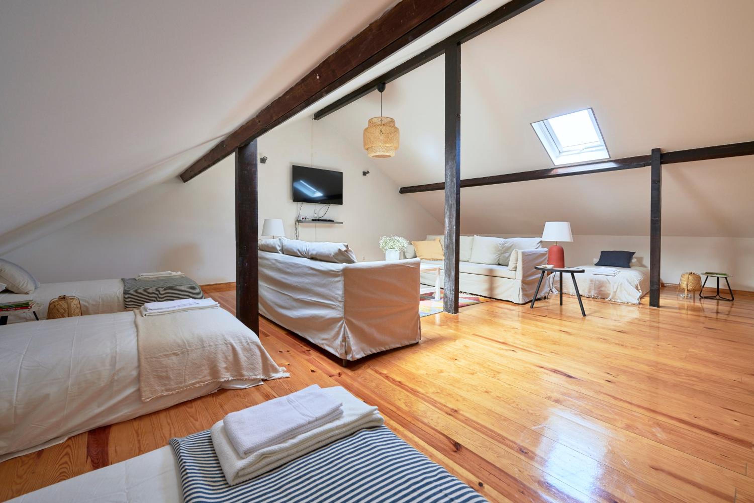 Three-Bedroom Apartment - Photo 41