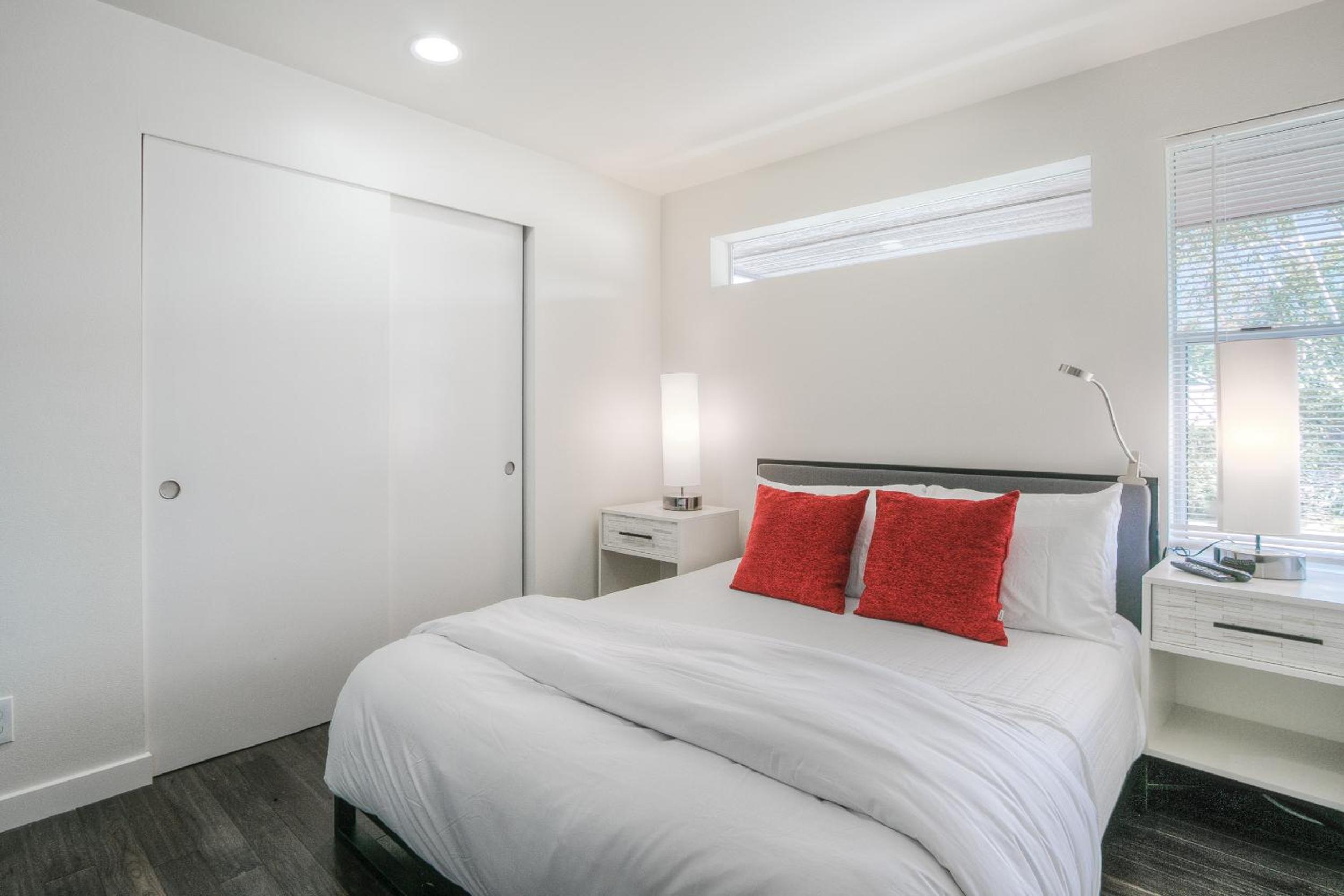 Two-Bedroom House - Photo 1