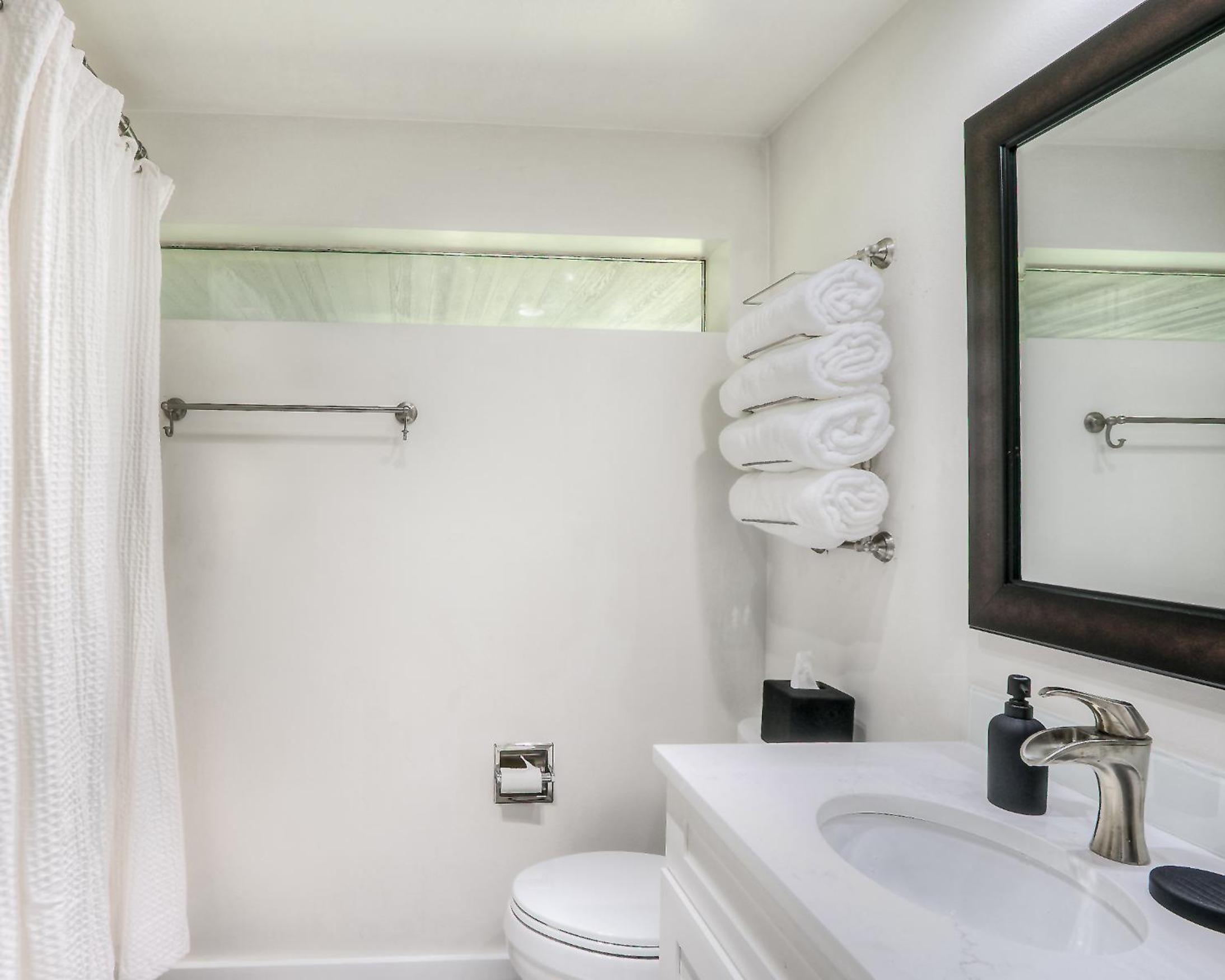 Two-Bedroom House - Photo 10
