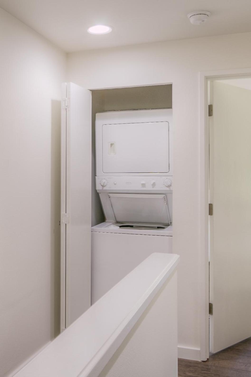Two-Bedroom House - Photo 20