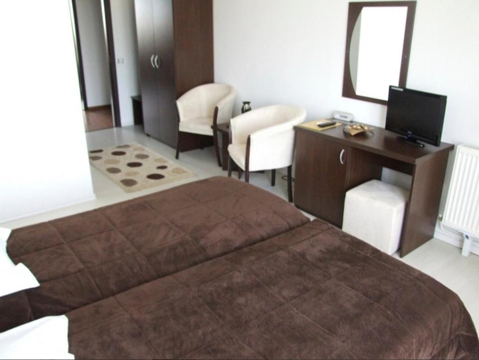 Deluxe Queen Room - Photo 1