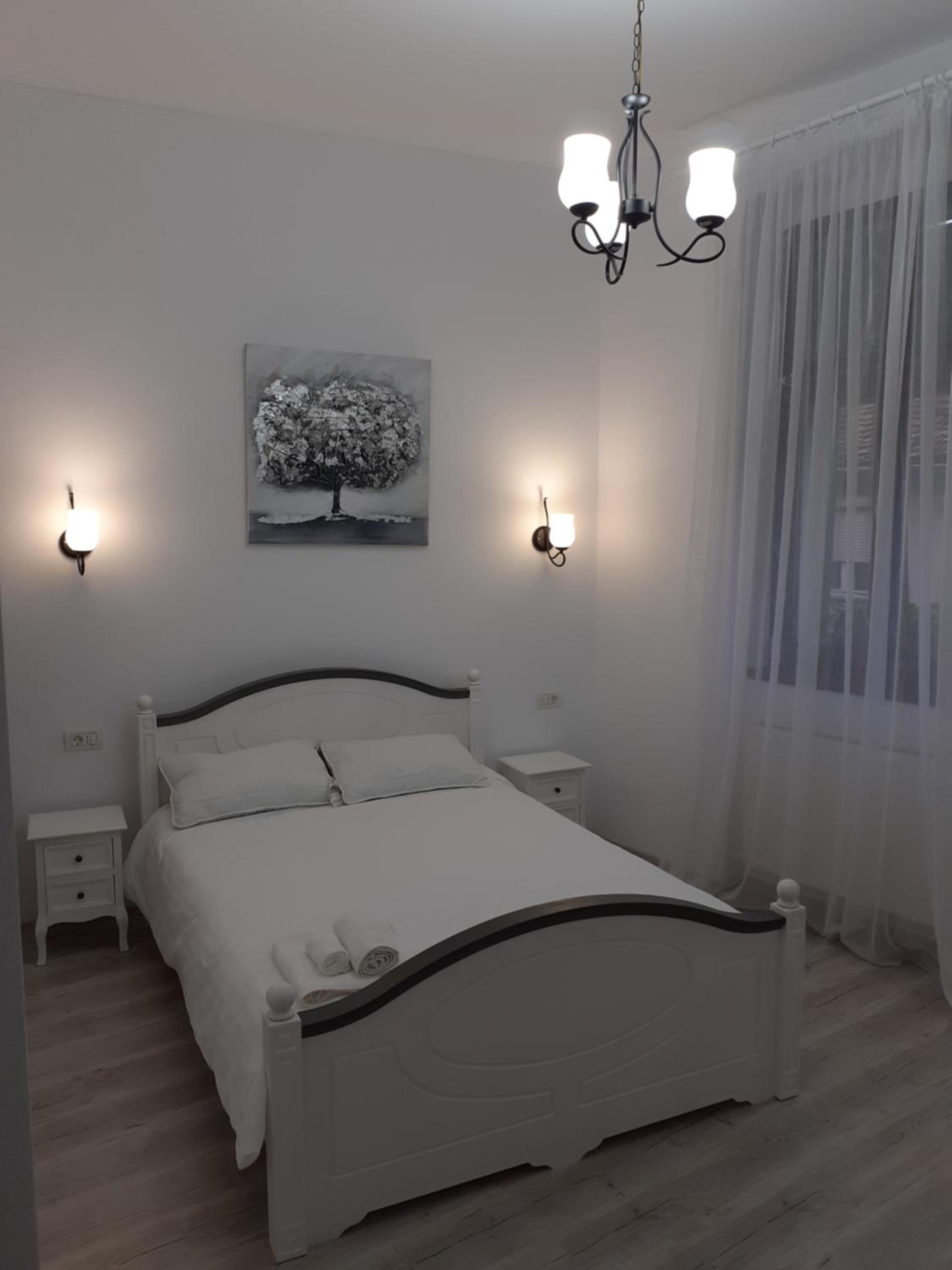 Double Room - Photo 11