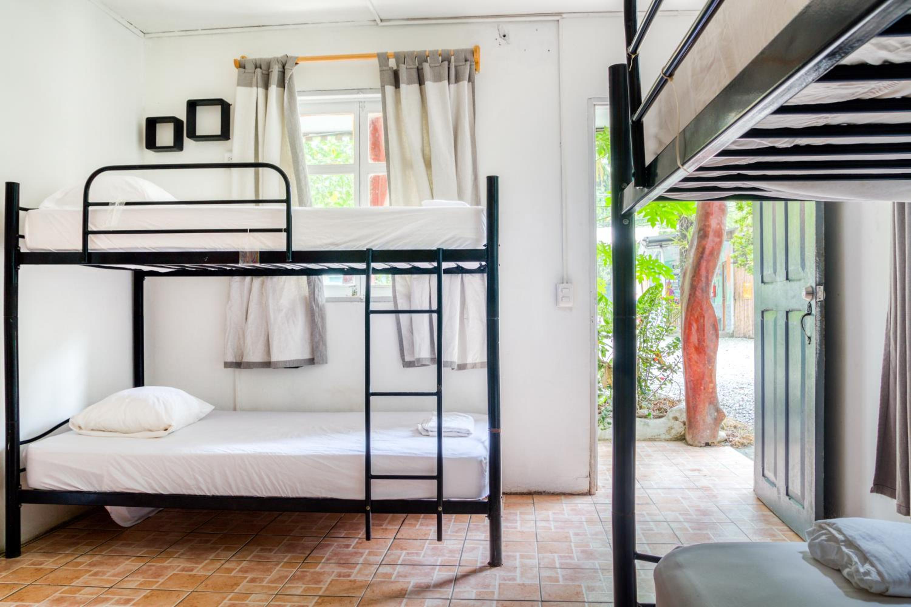Cama em Dormitório Feminino de 6 Camas