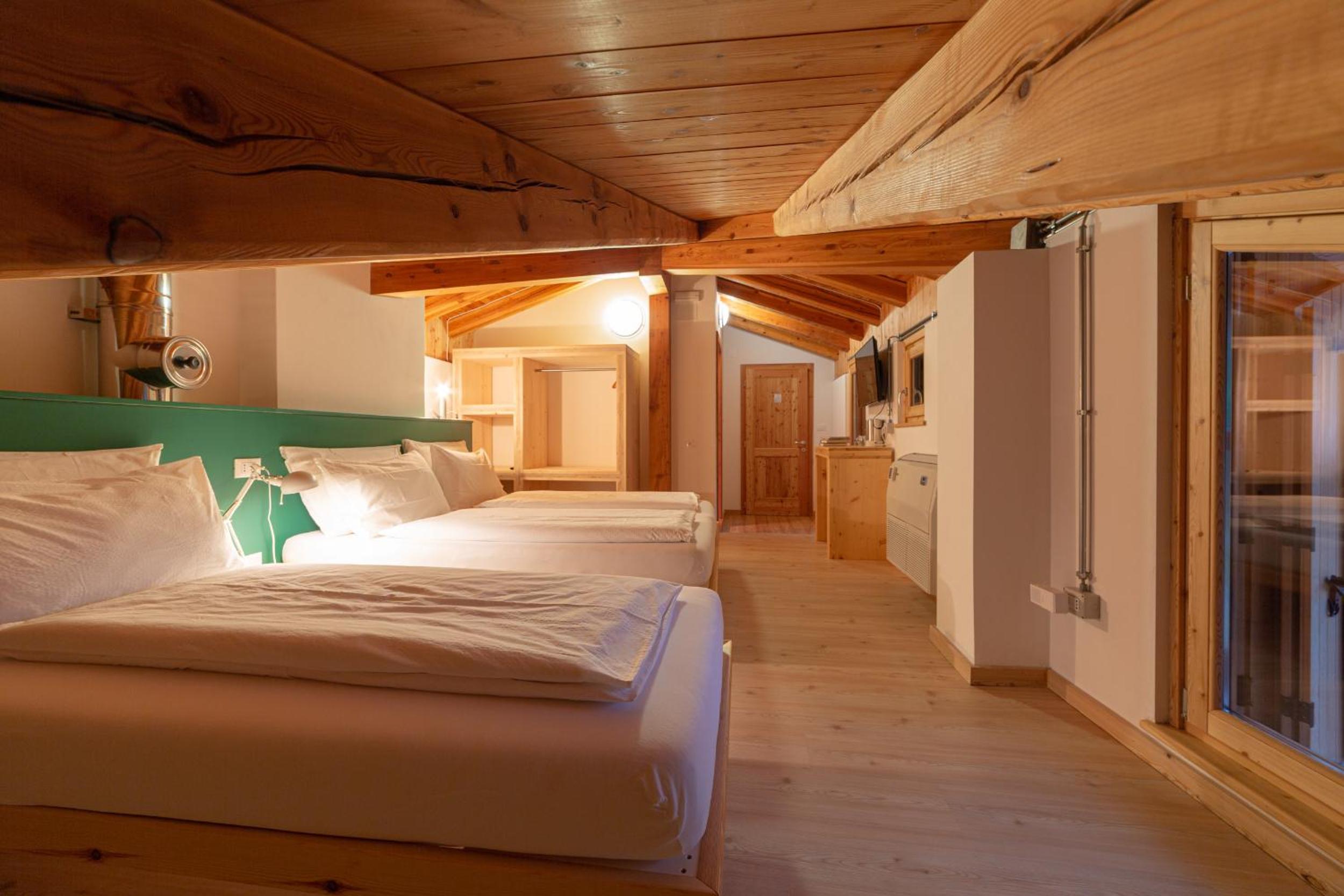 Triple Room with Balcony - Photo 5