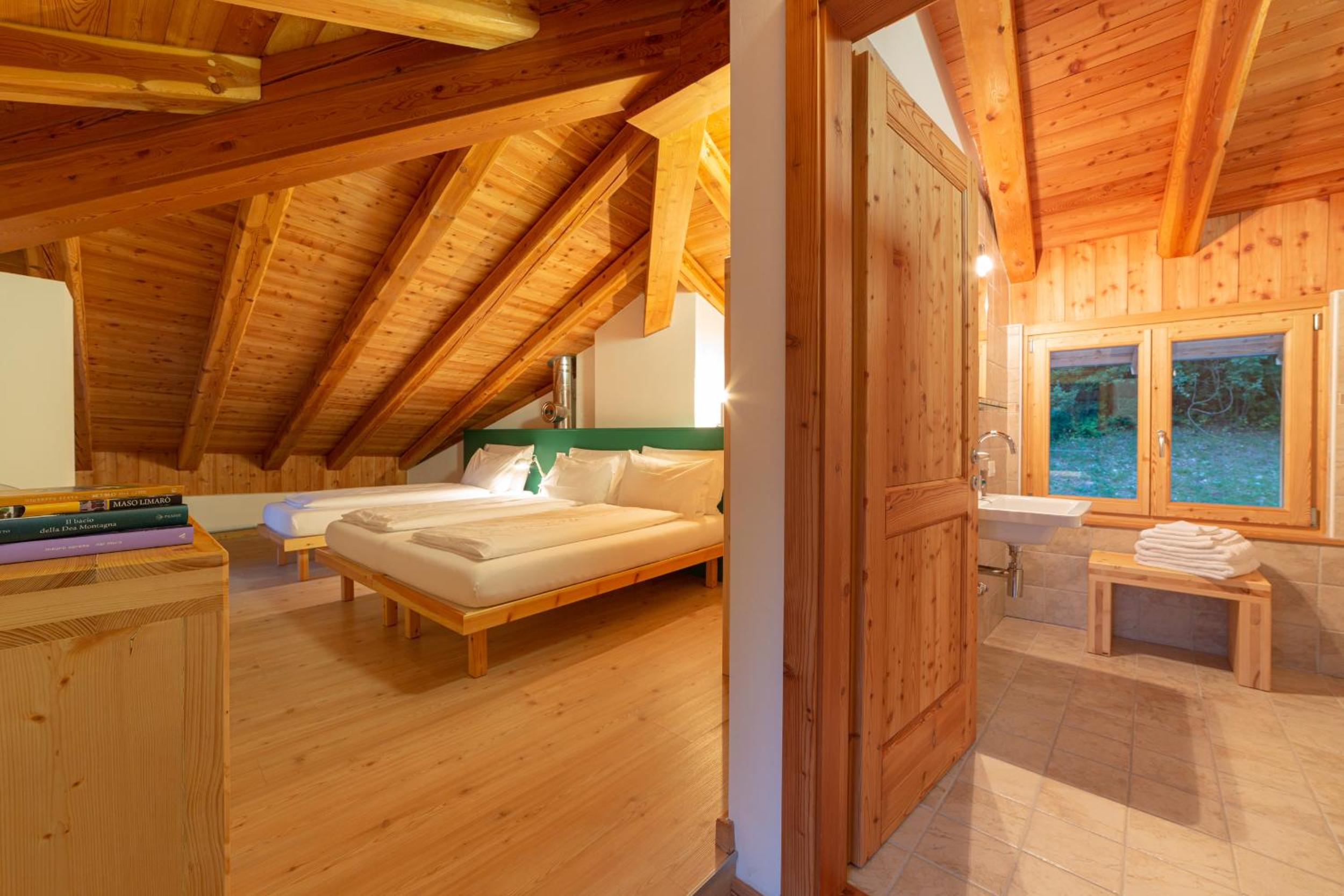 Triple Room with Balcony - Photo 7