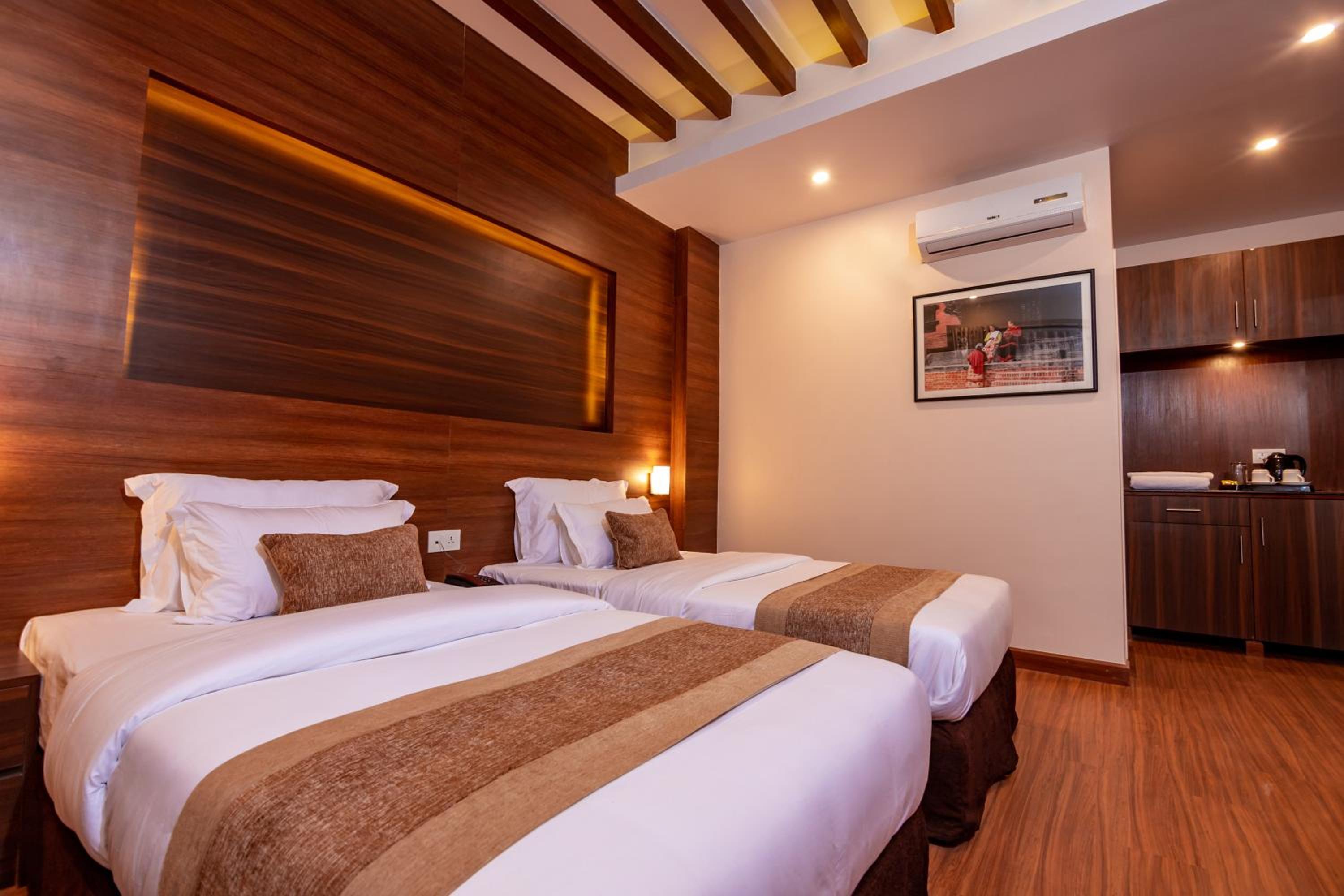 Deluxe Twin Room - Photo 8